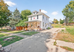 221 Patterson Avenue, Bellefontaine, Ohio 43311, 5 Bedrooms Bedrooms, ,2 BathroomsBathrooms,Residential,For Sale,Patterson,1041830