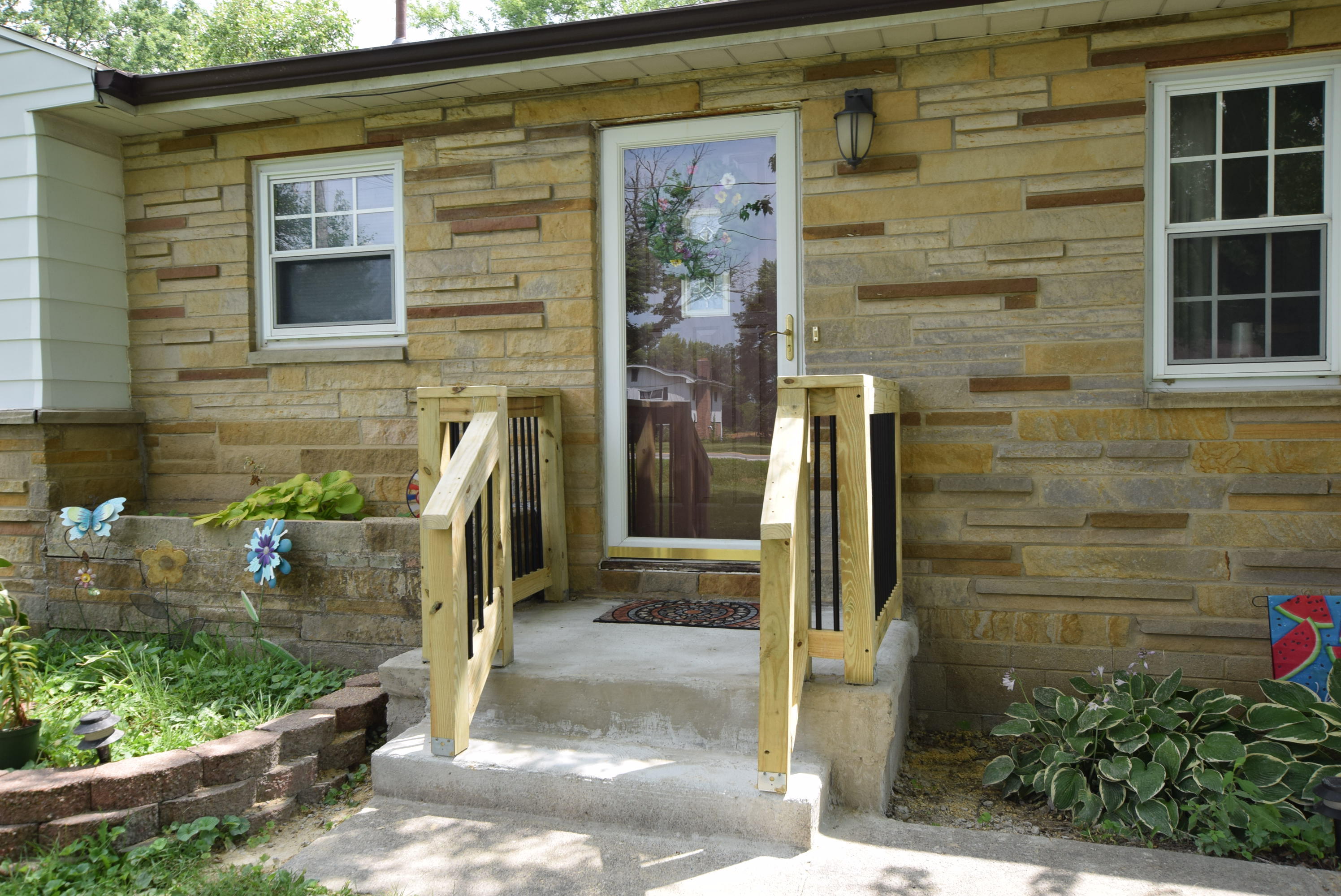 5889 Troy Road, Springfield, Ohio 45502