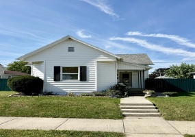703 Perry Street, Wapakoneta, Ohio 45895, 3 Bedrooms Bedrooms, ,1 BathroomBathrooms,Residential,For Sale,Perry,1041872