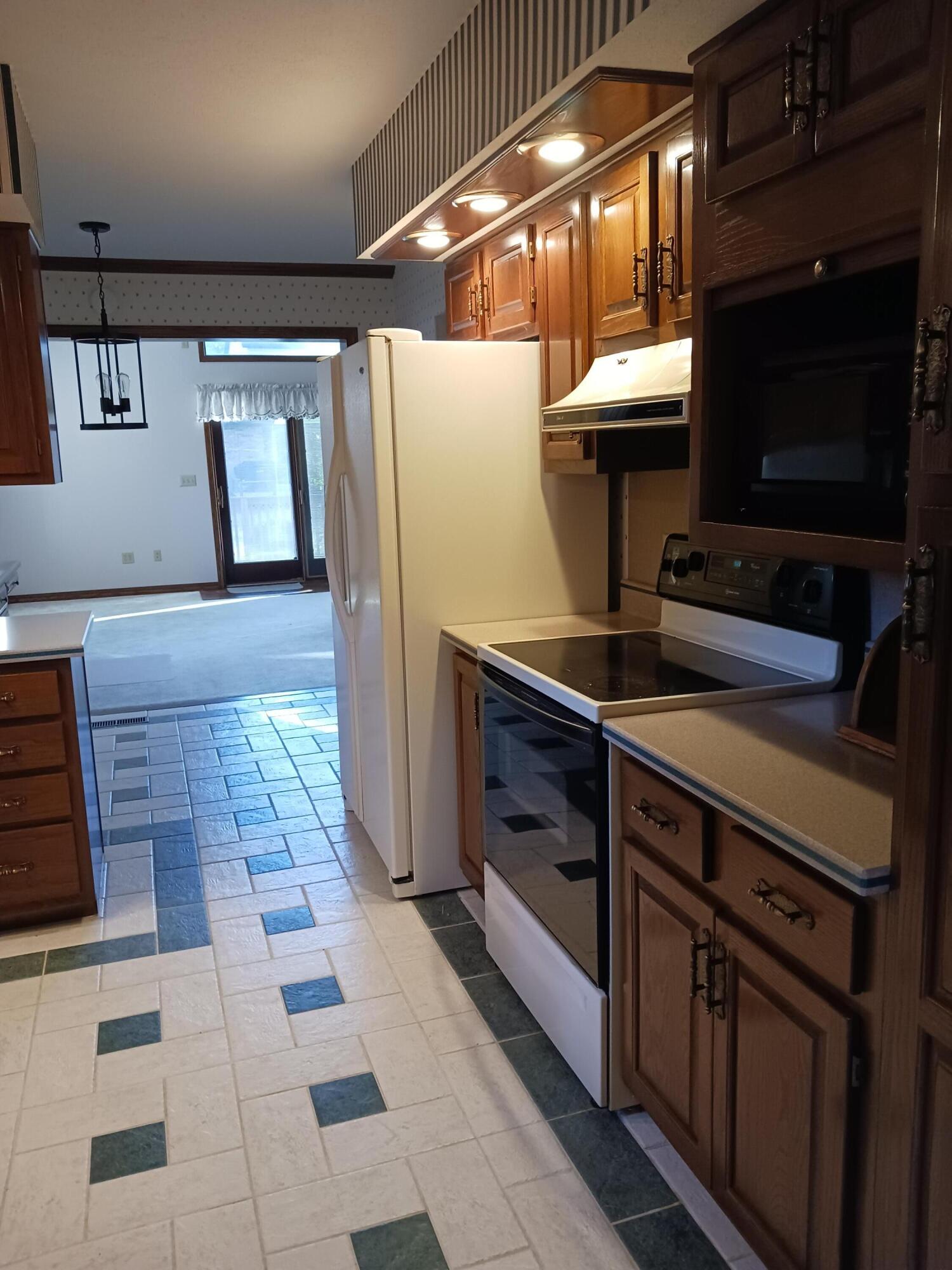 2010 Barnsbury Court, Celina, Ohio 45822