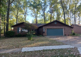 2010 Barnsbury Court, Celina, Ohio 45822, 3 Bedrooms Bedrooms, ,2 BathroomsBathrooms,Residential,For Sale,Barnsbury,1041893