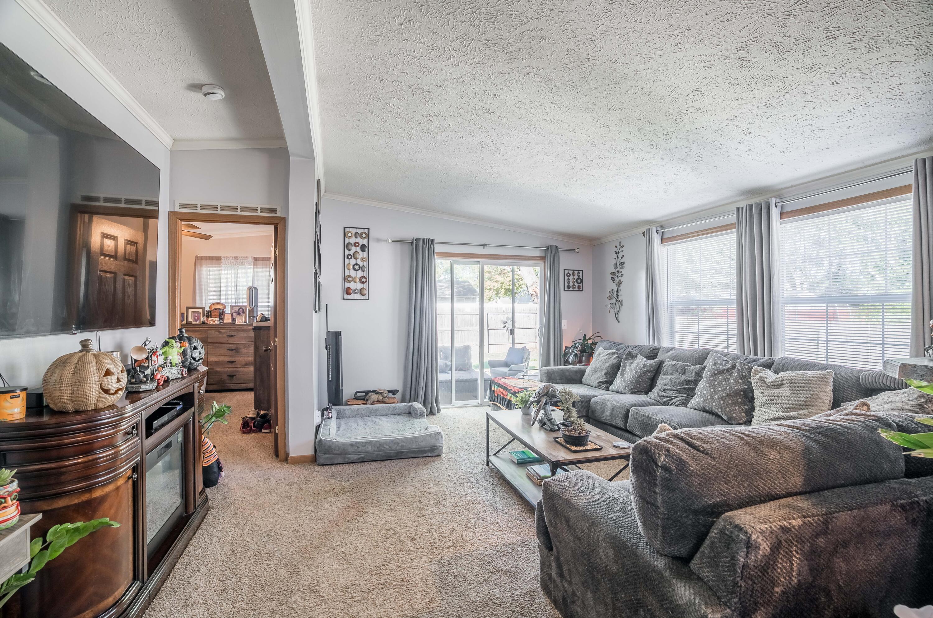 210 Lyndhurst Drive, Piqua, Ohio 45356