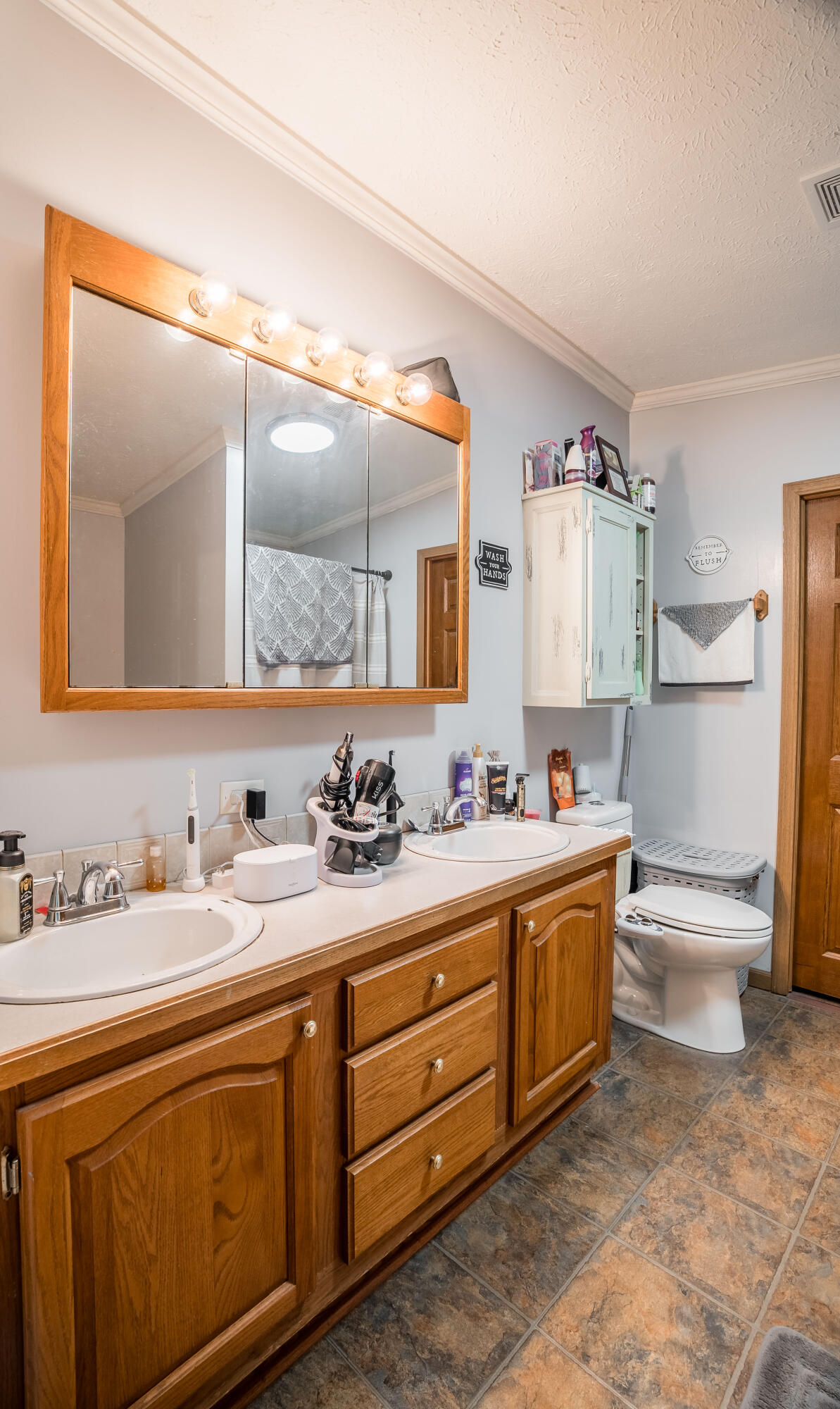 210 Lyndhurst Drive, Piqua, Ohio 45356