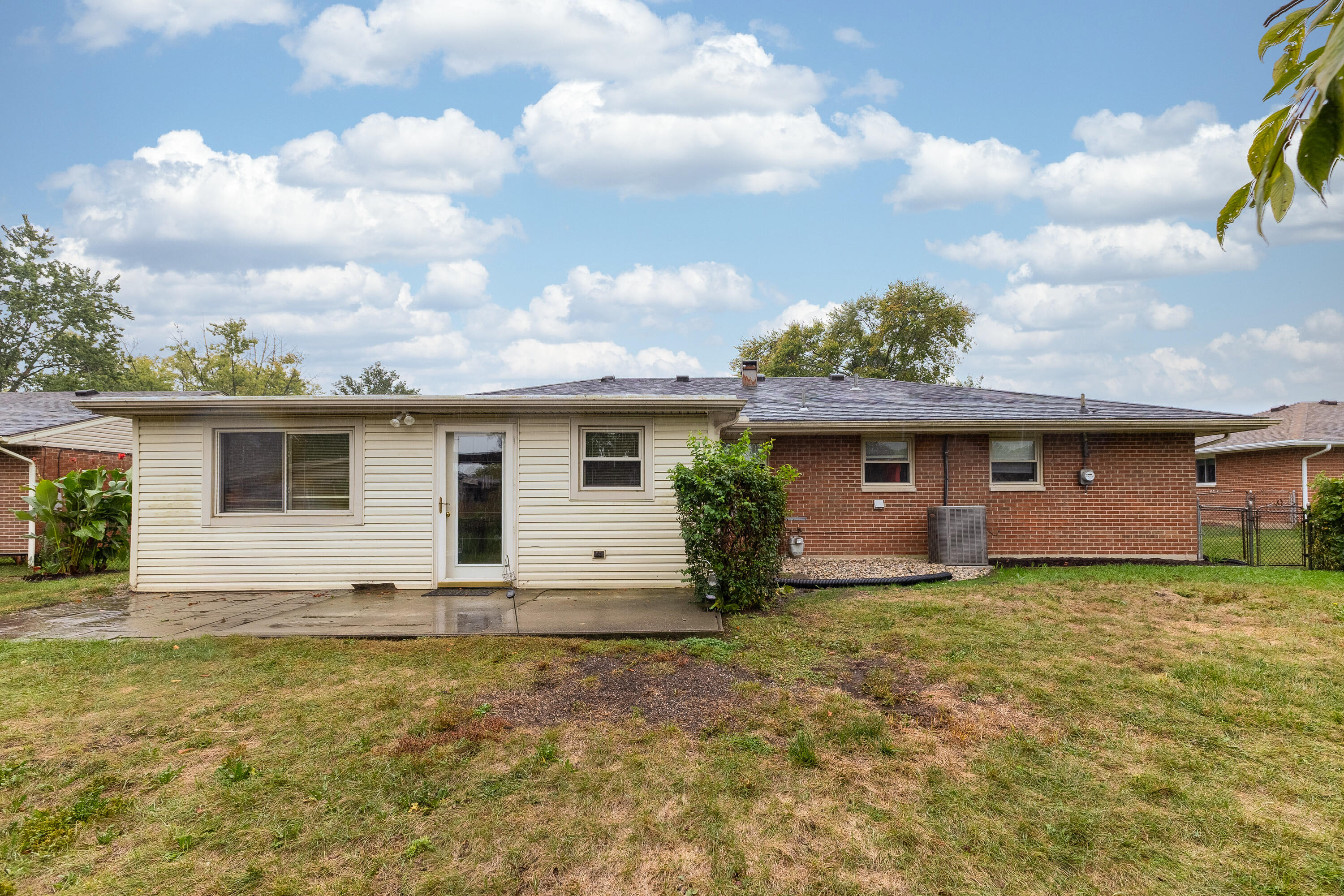 109 Silverstone Drive, Englewood, Ohio 45322