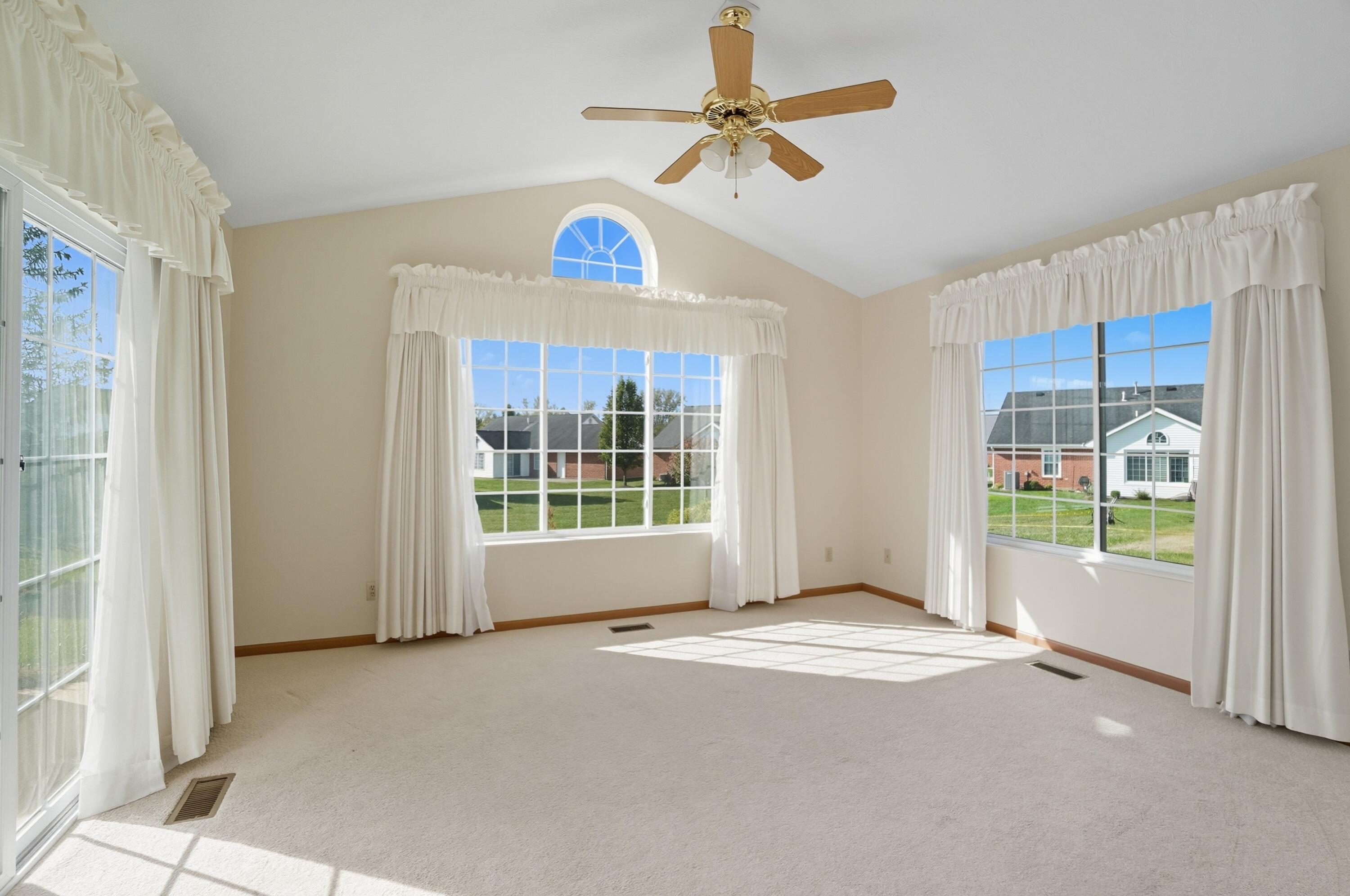 1781 Pinehurst Drive, Springfield, Ohio 45502