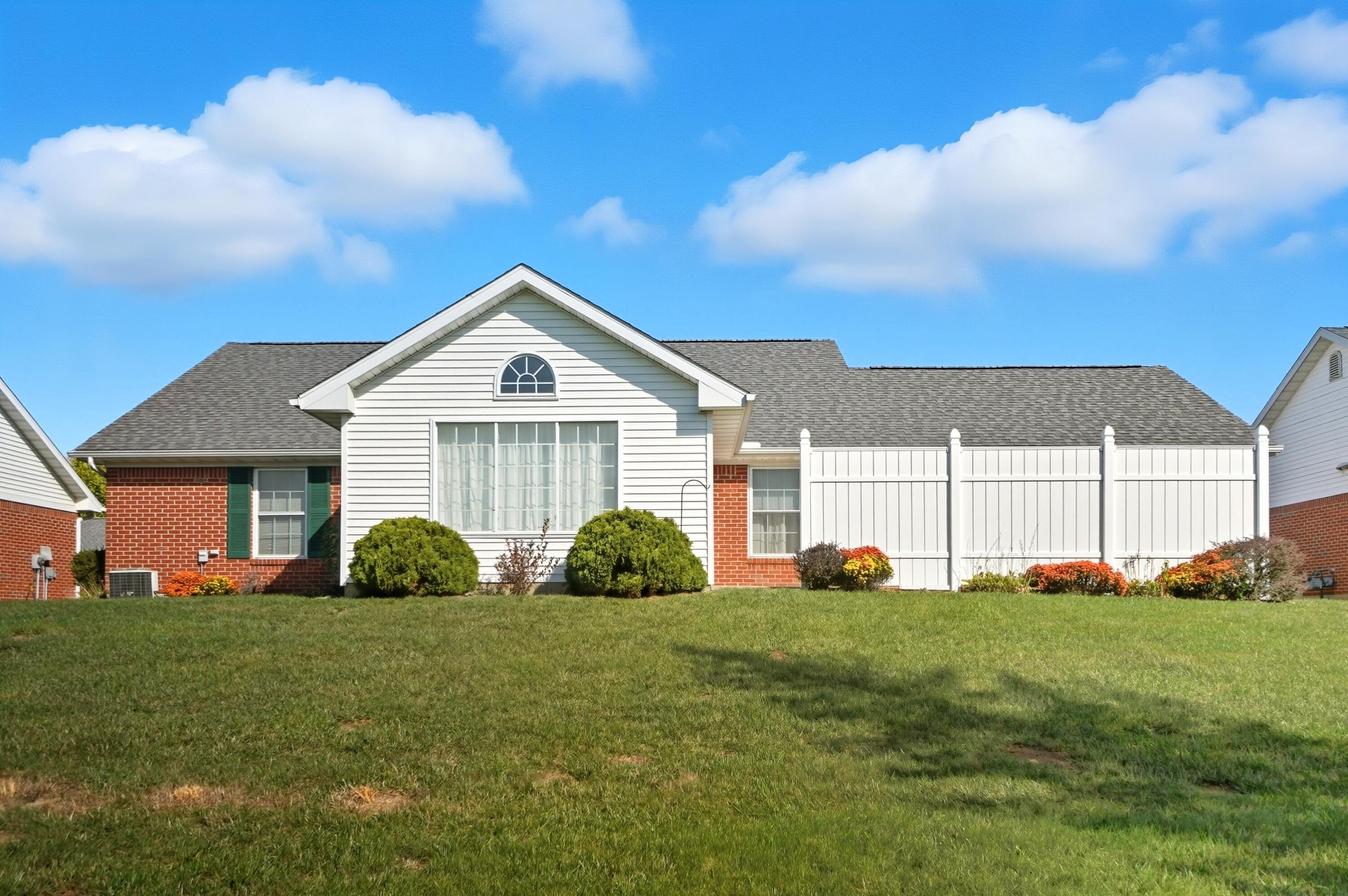 1781 Pinehurst Drive, Springfield, Ohio 45502