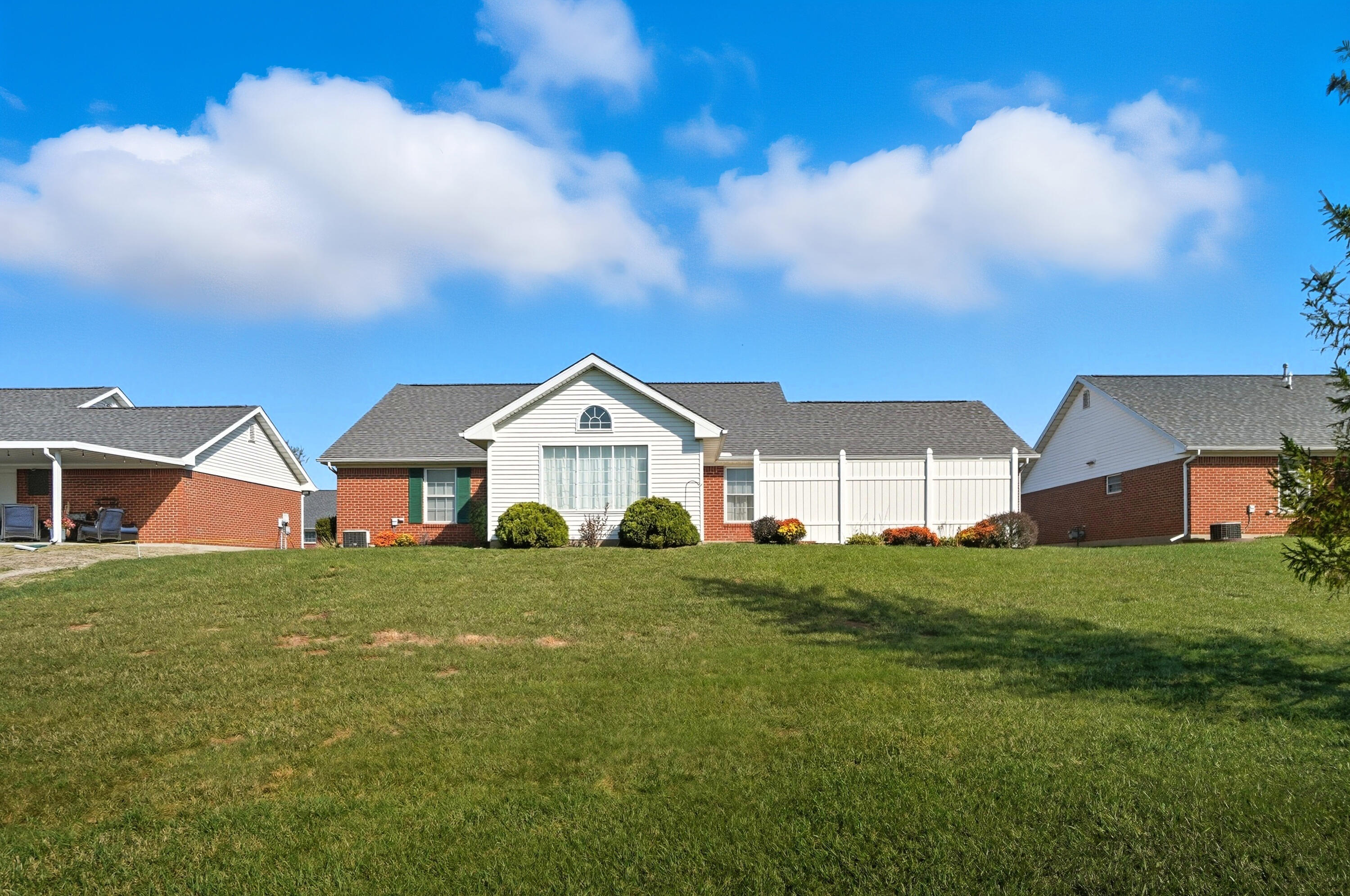 1781 Pinehurst Drive, Springfield, Ohio 45502