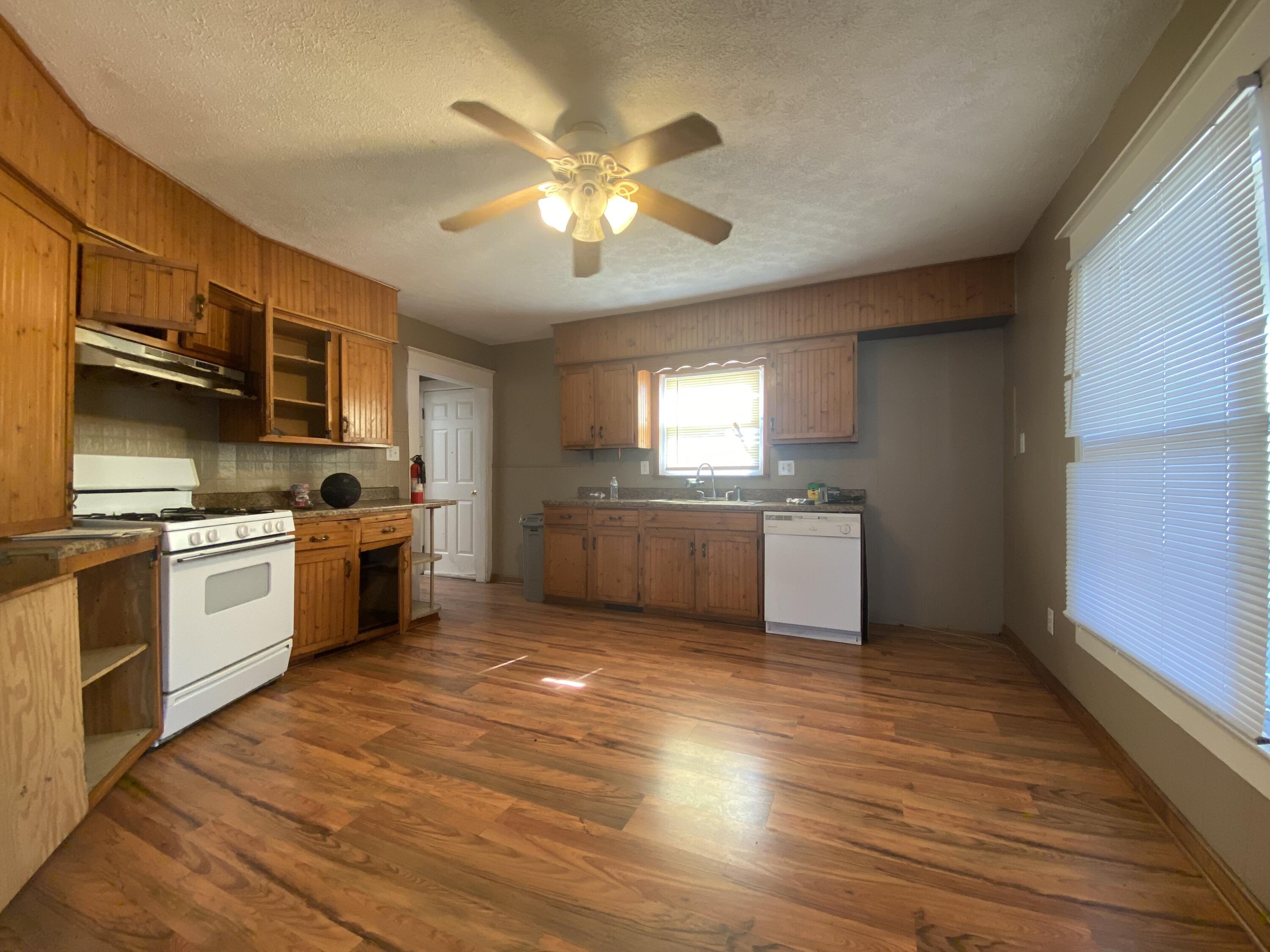 112 Burnett Road, Springfield, Ohio 45503