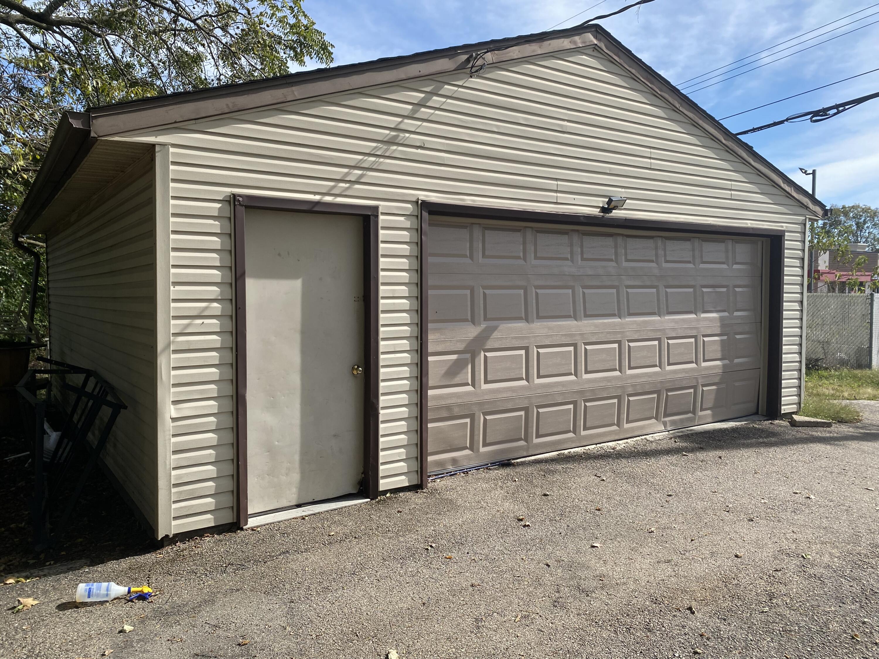 112 Burnett Road, Springfield, Ohio 45503