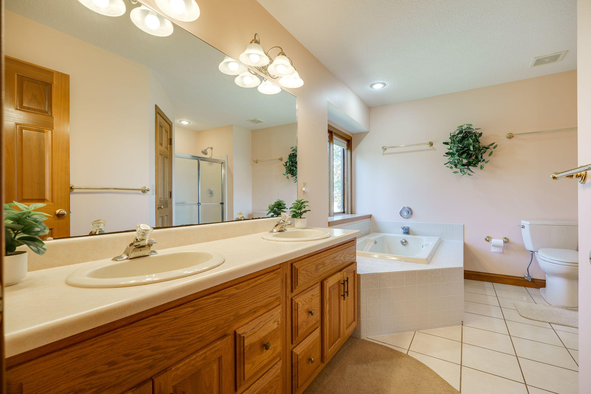 768 Stonehenge Drive, Tipp City, Ohio 45371