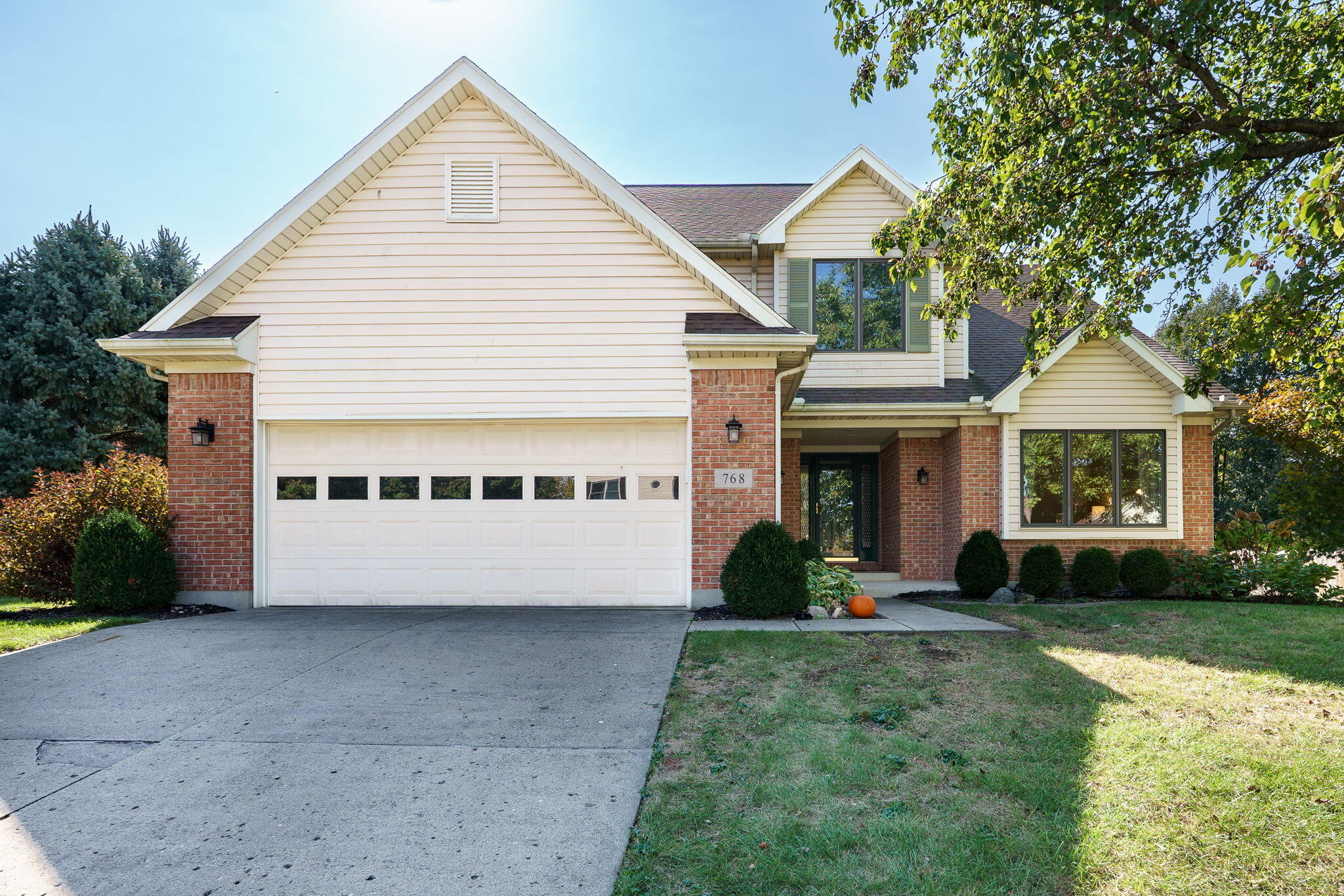 768 Stonehenge Drive, Tipp City, Ohio 45371