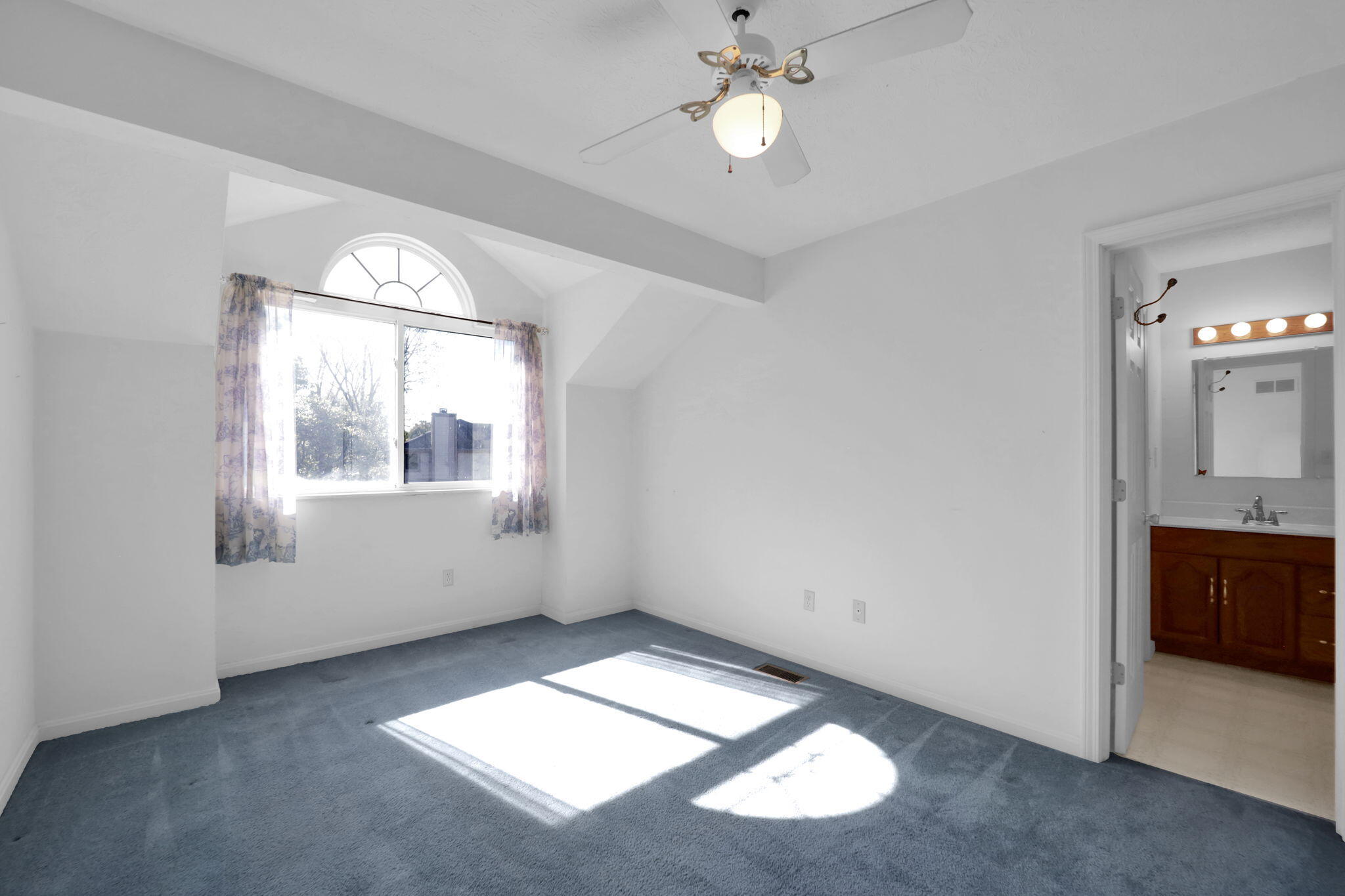 847 Waldsmith Way, Vandalia, Ohio 45377