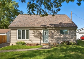 1921 Emerald Court, Dayton, Ohio 45403, 4 Bedrooms Bedrooms, ,1 BathroomBathrooms,Residential,For Sale,Emerald,1041980