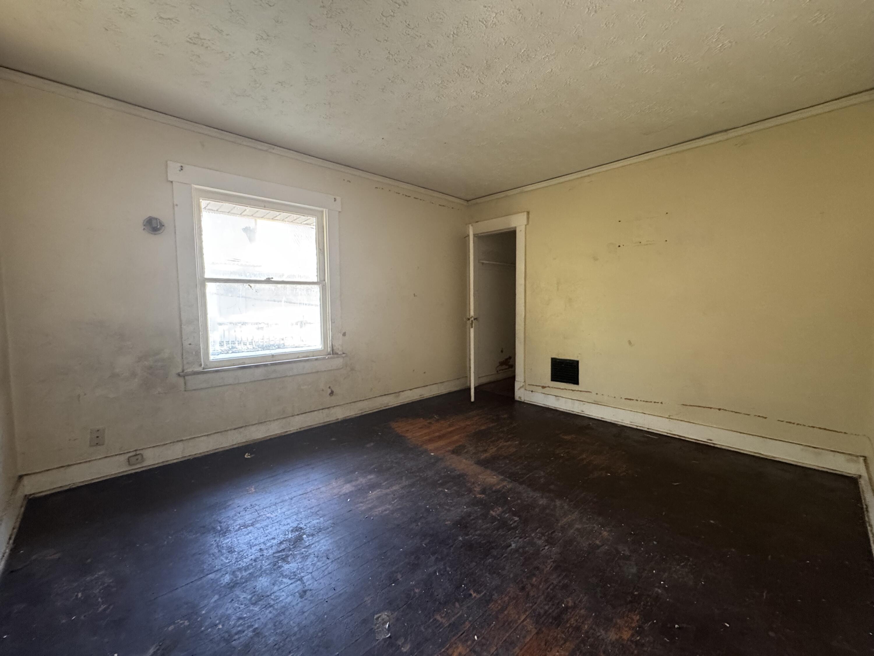 1011 Manhattan Avenue, Dayton, Ohio 45406