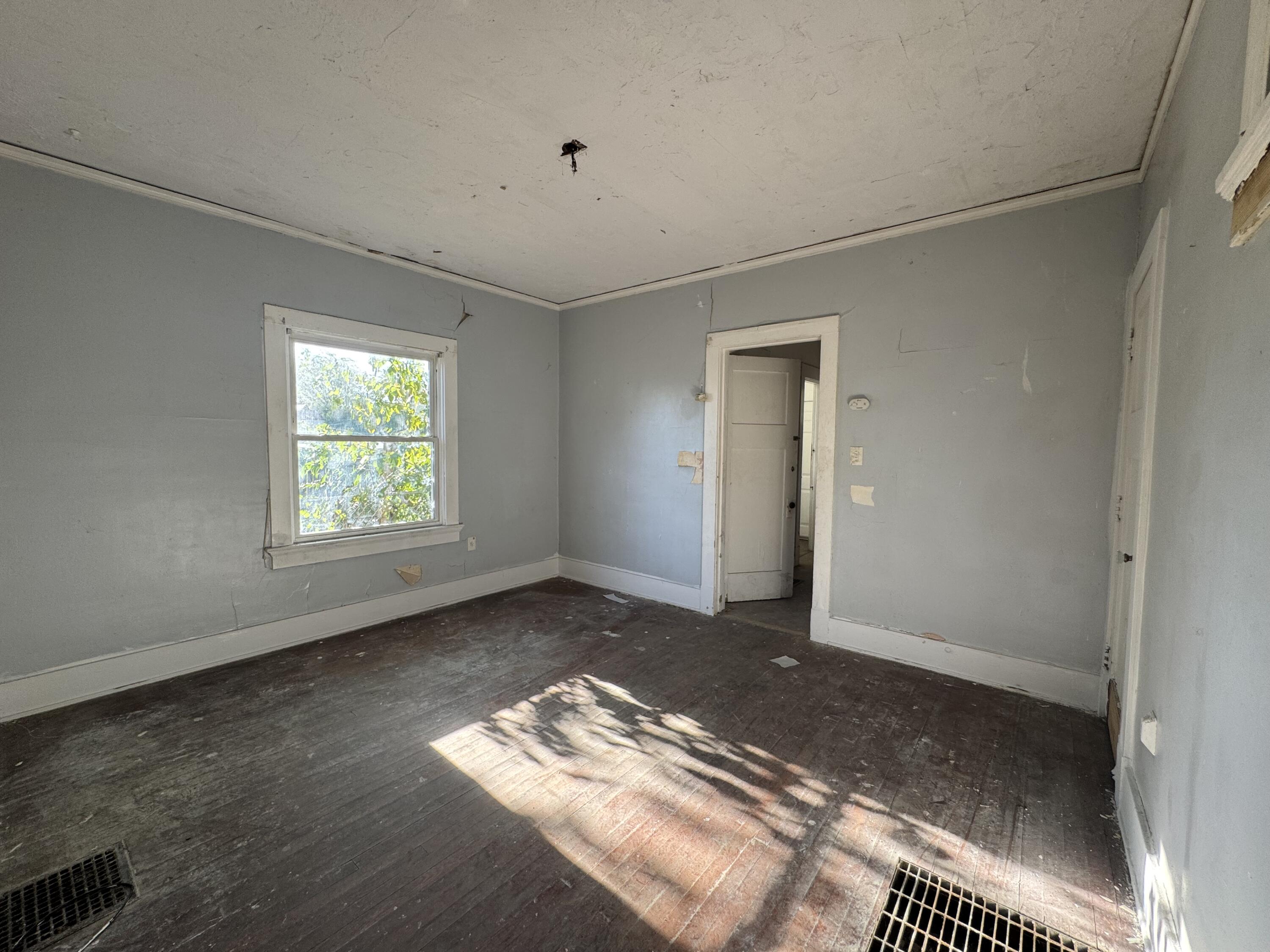 1011 Manhattan Avenue, Dayton, Ohio 45406