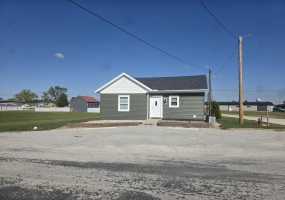 102 Wapak Street, Wapakoneta, Ohio 45895, 2 Bedrooms Bedrooms, ,1 BathroomBathrooms,Residential,For Sale,Wapak,1041987