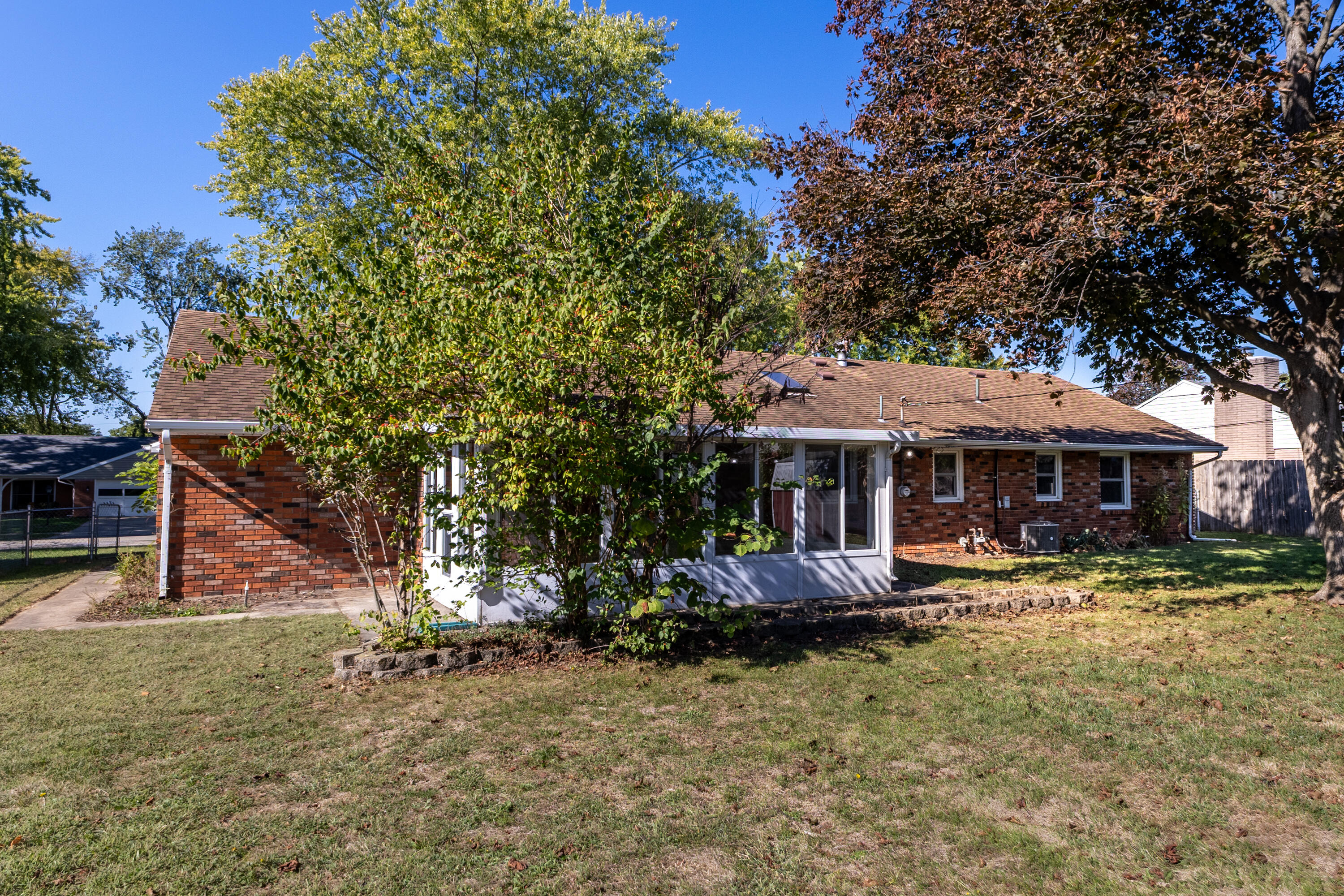 1075 Crestview Drive, Troy, Ohio 45373