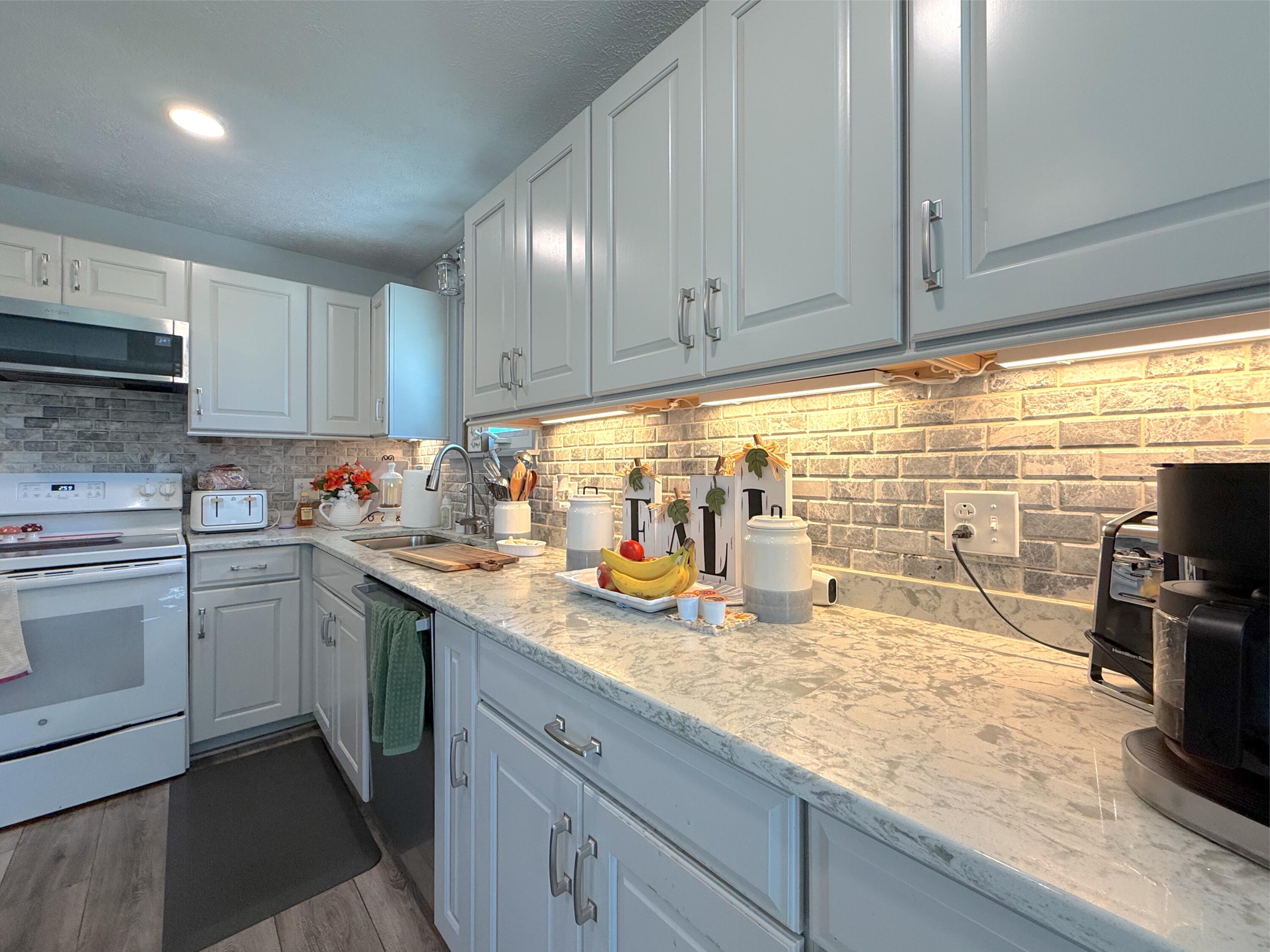 4435 State Route 274, Huntsville, Ohio 43324