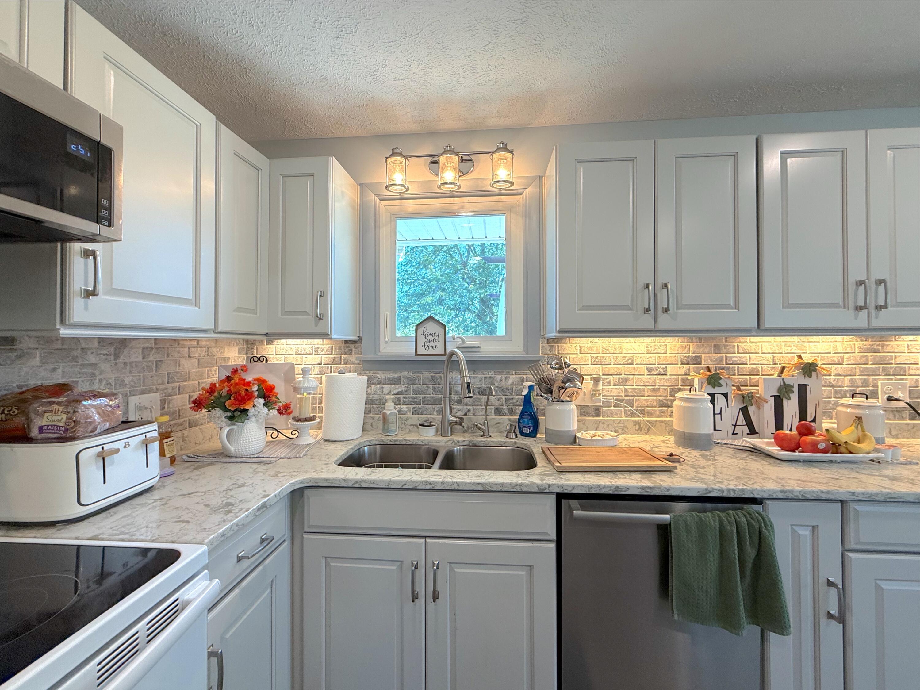 4435 State Route 274, Huntsville, Ohio 43324