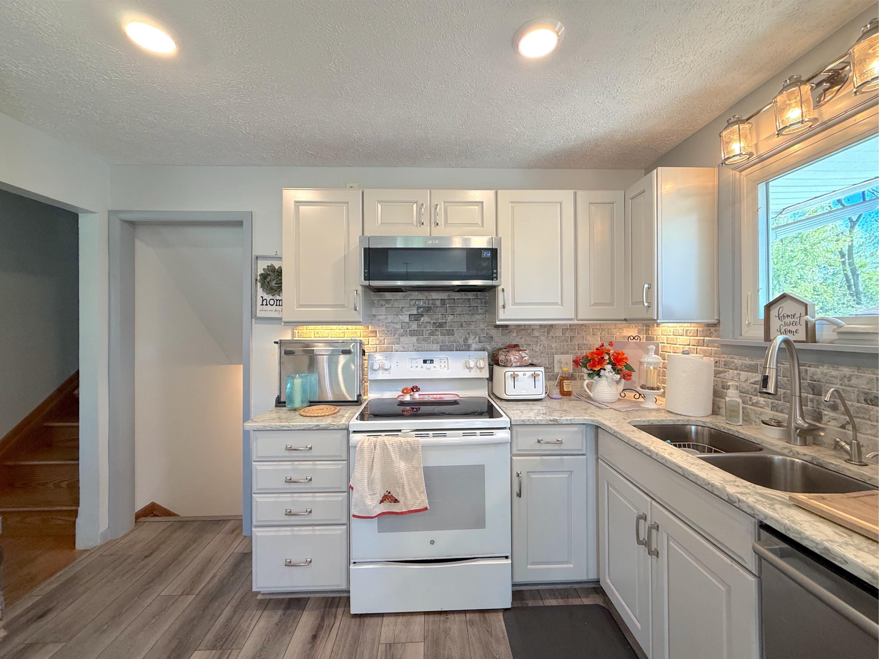 4435 State Route 274, Huntsville, Ohio 43324