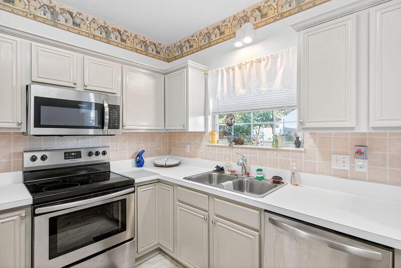 910 Cambridge, Troy, Ohio 45373