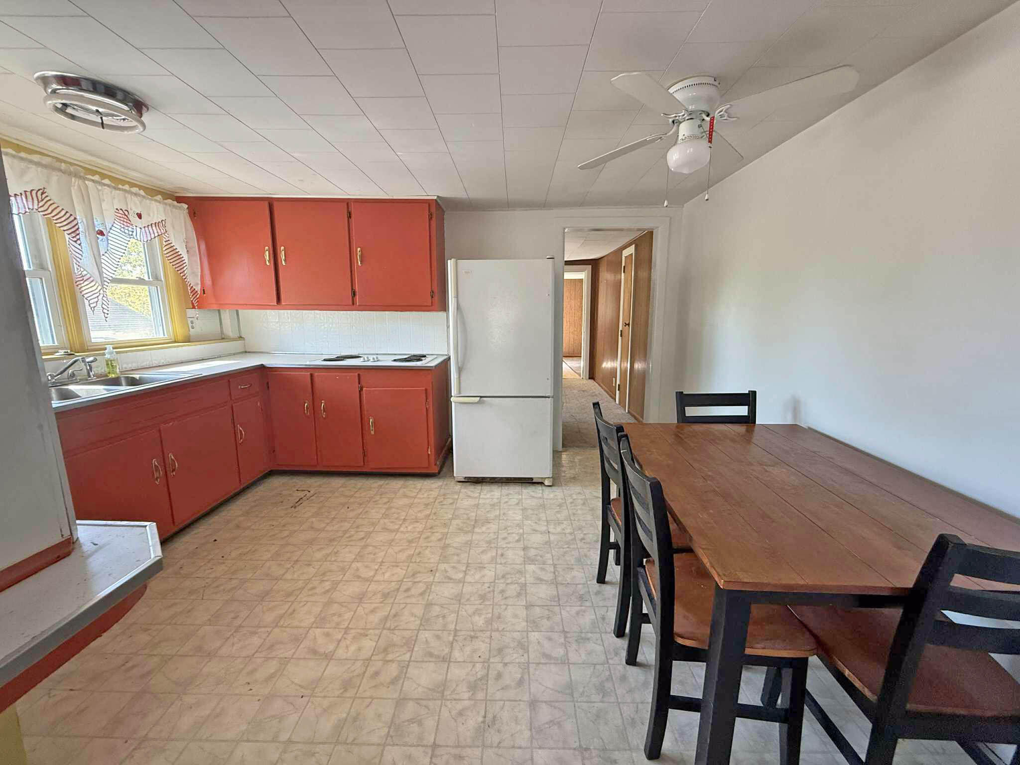 1206 Echo Lake Drive, Piqua, Ohio 45356