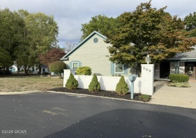 505 Bright Road, Findlay, Ohio, 2 Bedrooms Bedrooms, ,2 BathroomsBathrooms,Residential,For Sale,Bright,308575