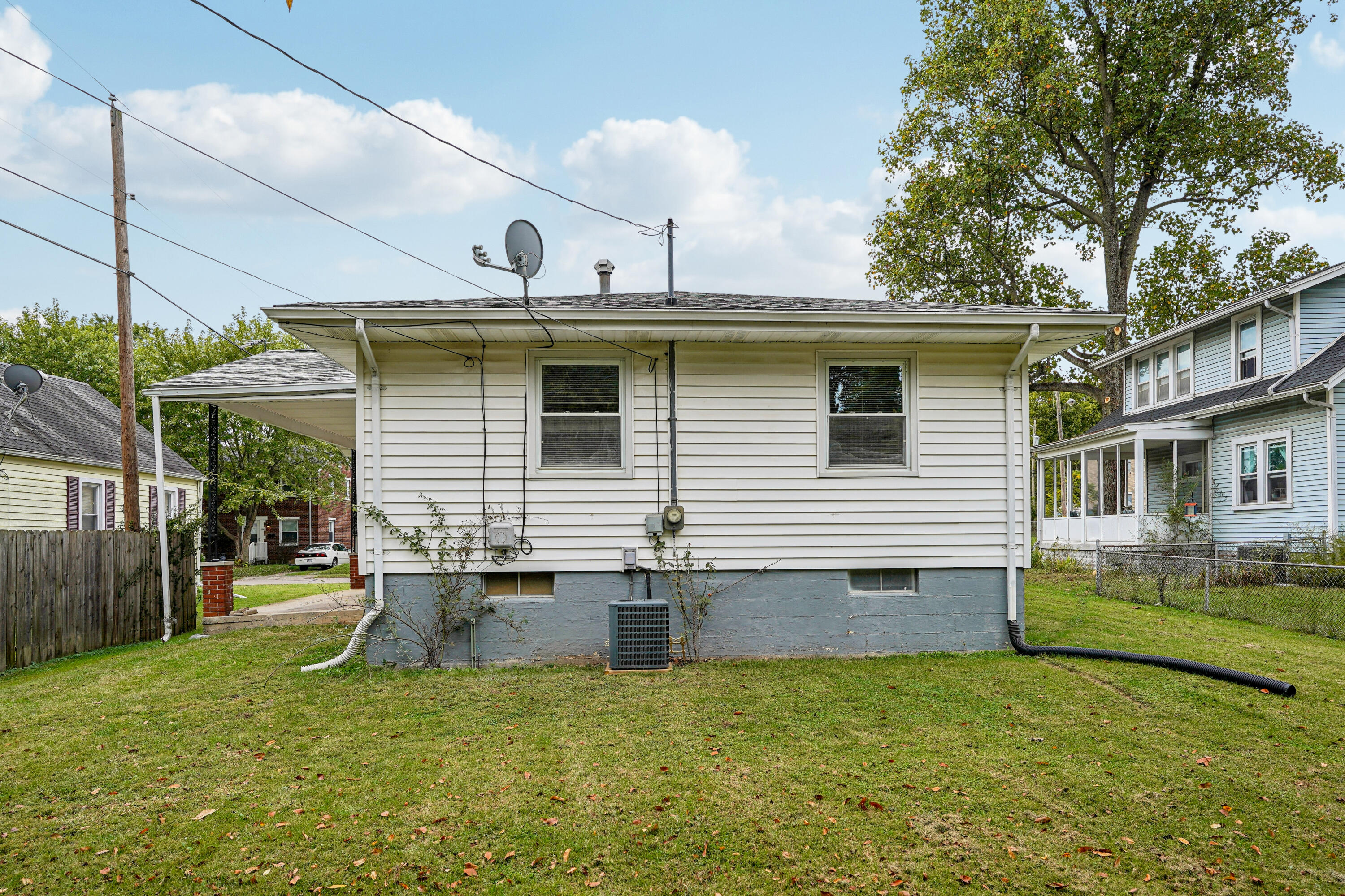 1316 Cedarview Drive, Springfield, Ohio 45503