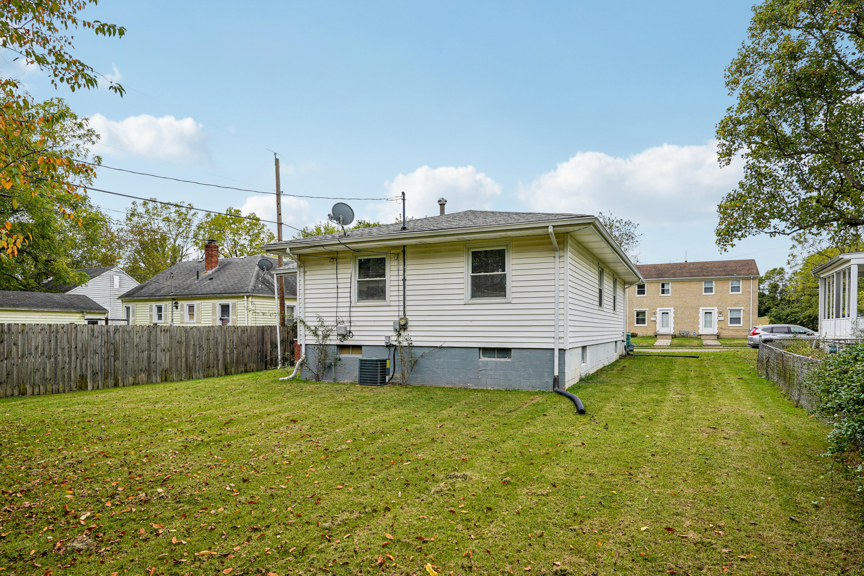1316 Cedarview Drive, Springfield, Ohio 45503