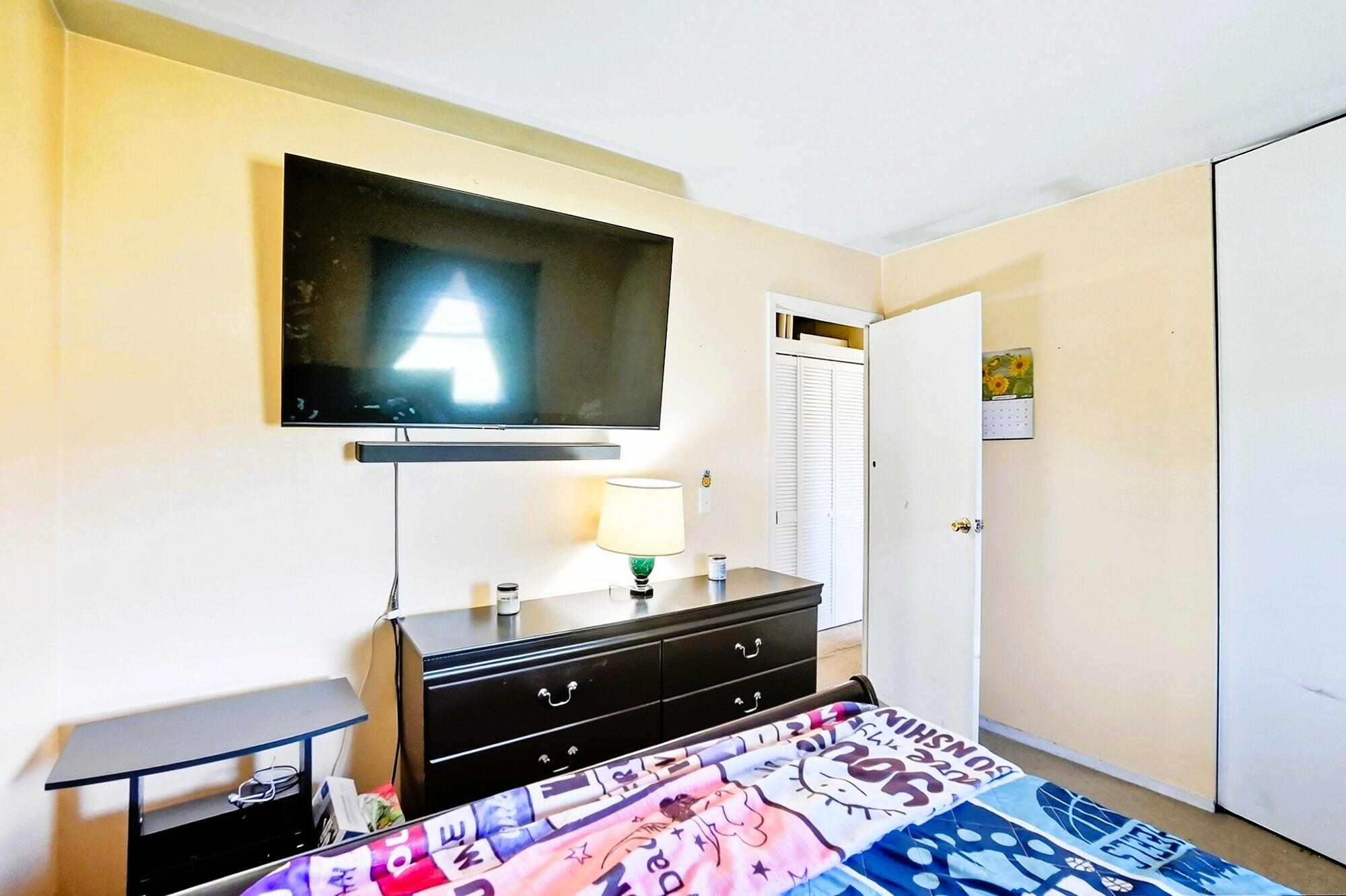 208 Corlington Drive, Springfield, Ohio 45506