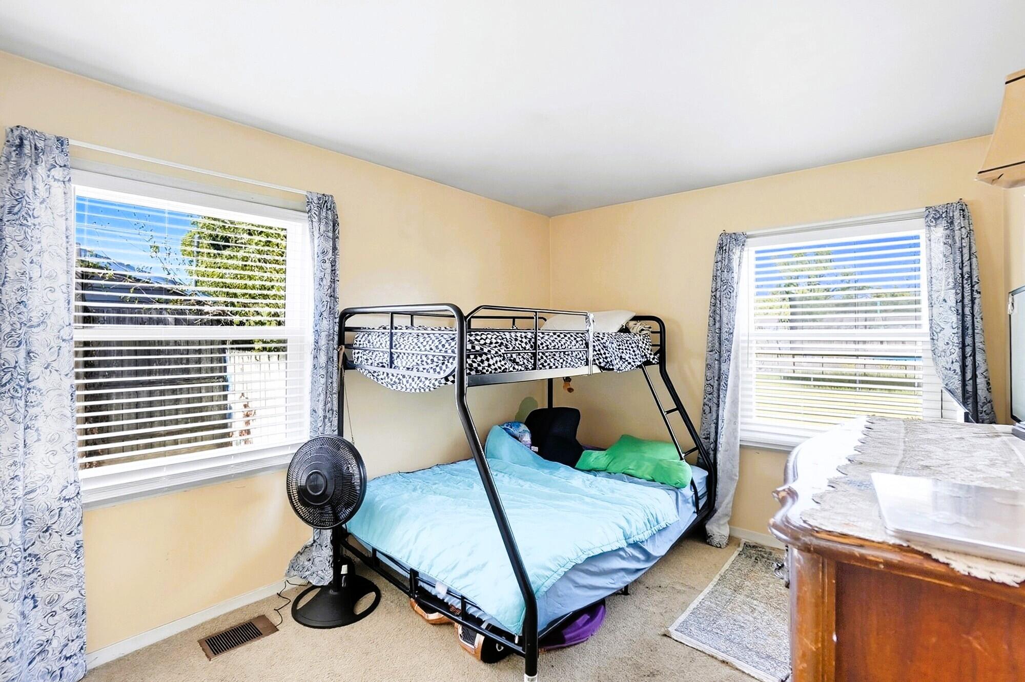 208 Corlington Drive, Springfield, Ohio 45506