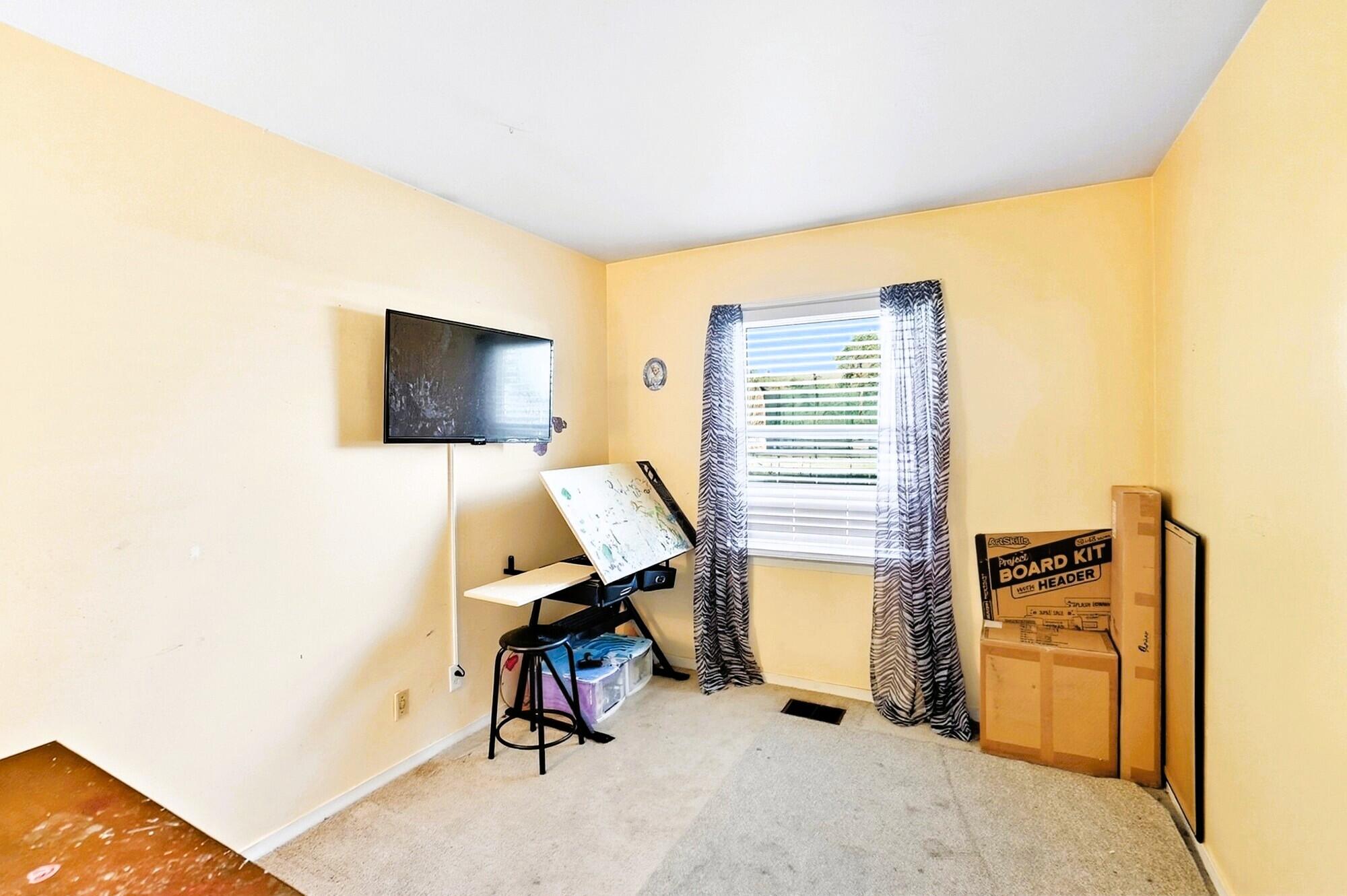 208 Corlington Drive, Springfield, Ohio 45506