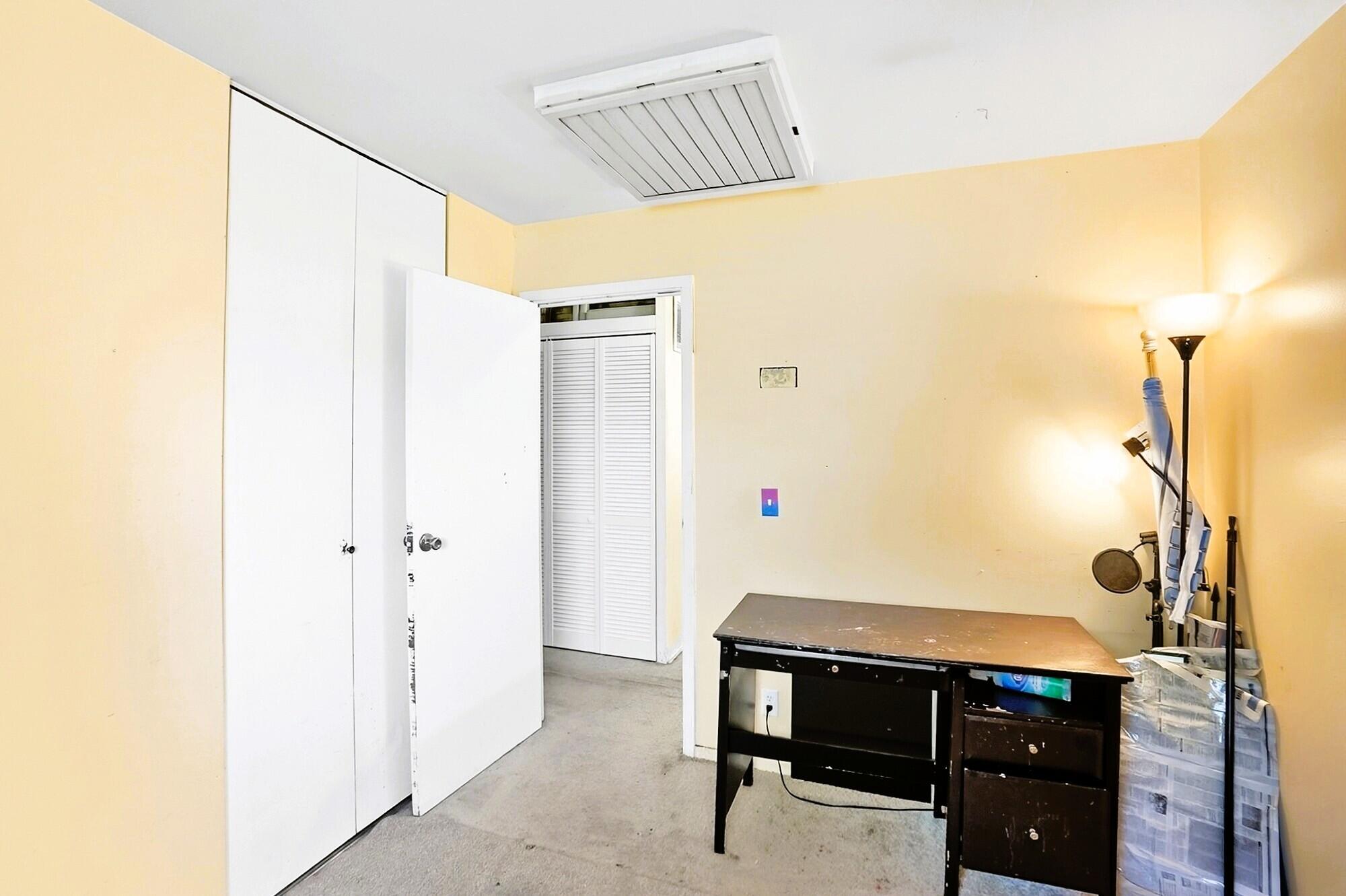 208 Corlington Drive, Springfield, Ohio 45506