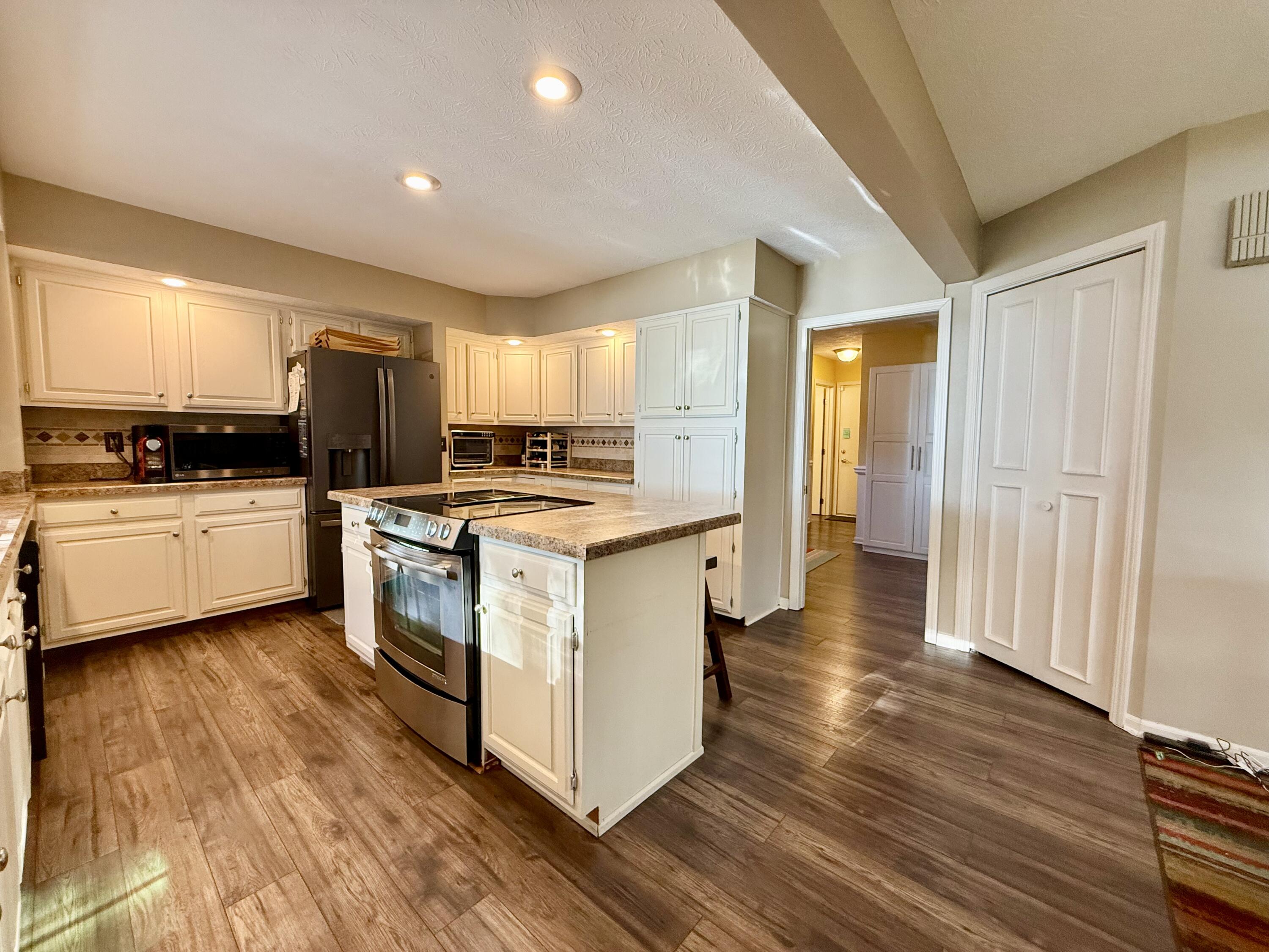 1405 Chickasaw Drive, London, Ohio 43140