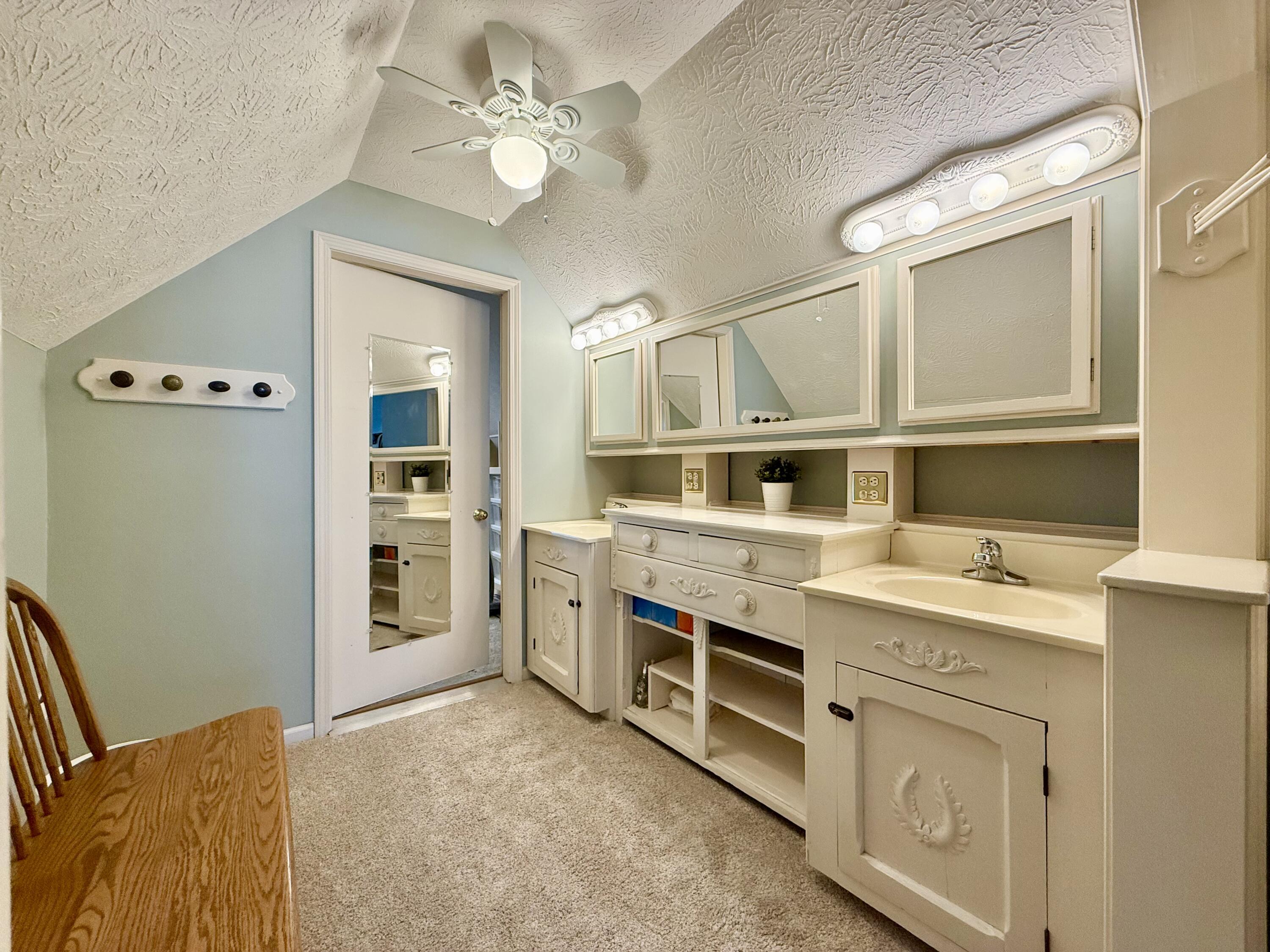 1405 Chickasaw Drive, London, Ohio 43140