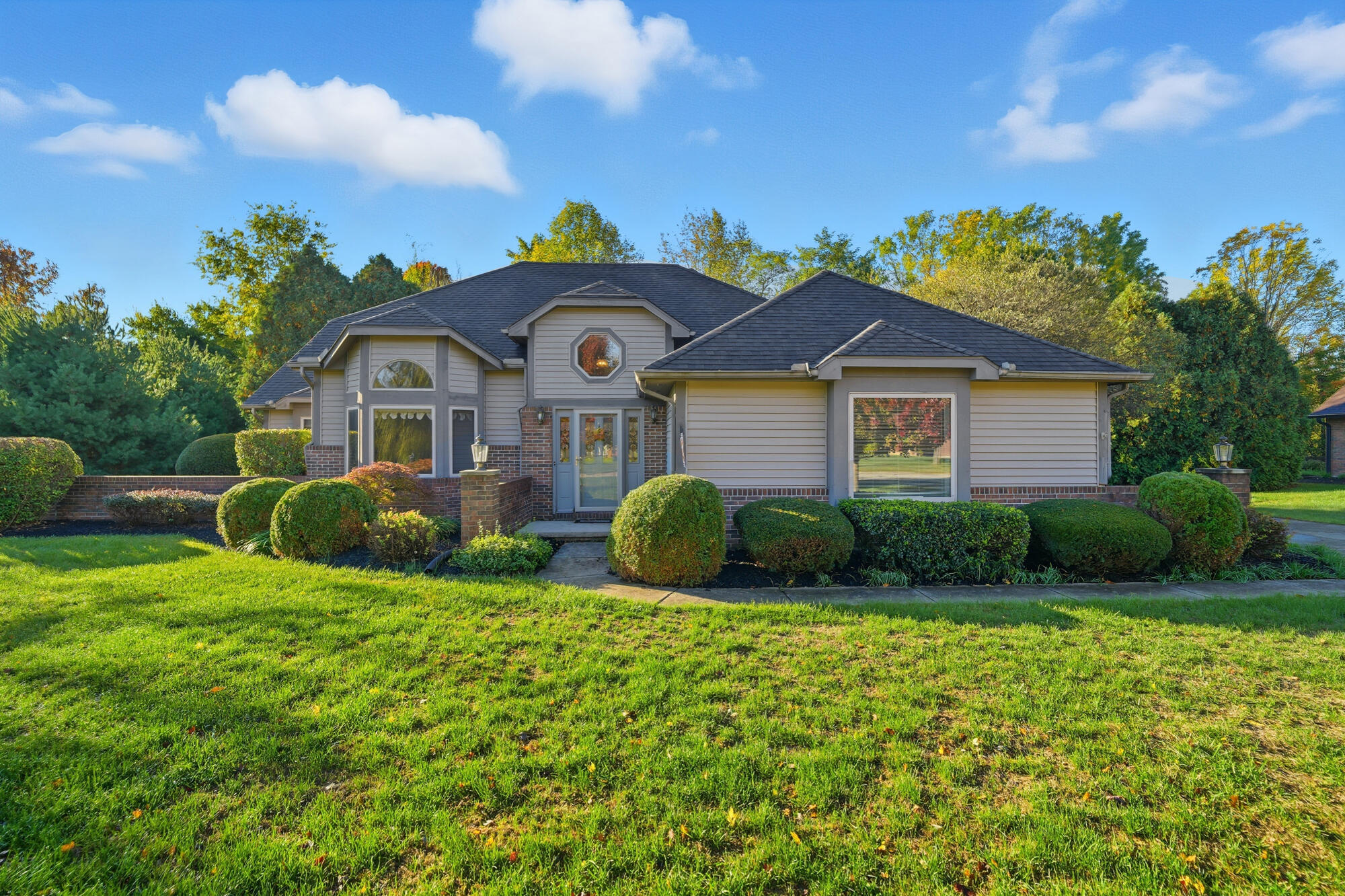2244 Blackoak Drive, Troy, Ohio 45373