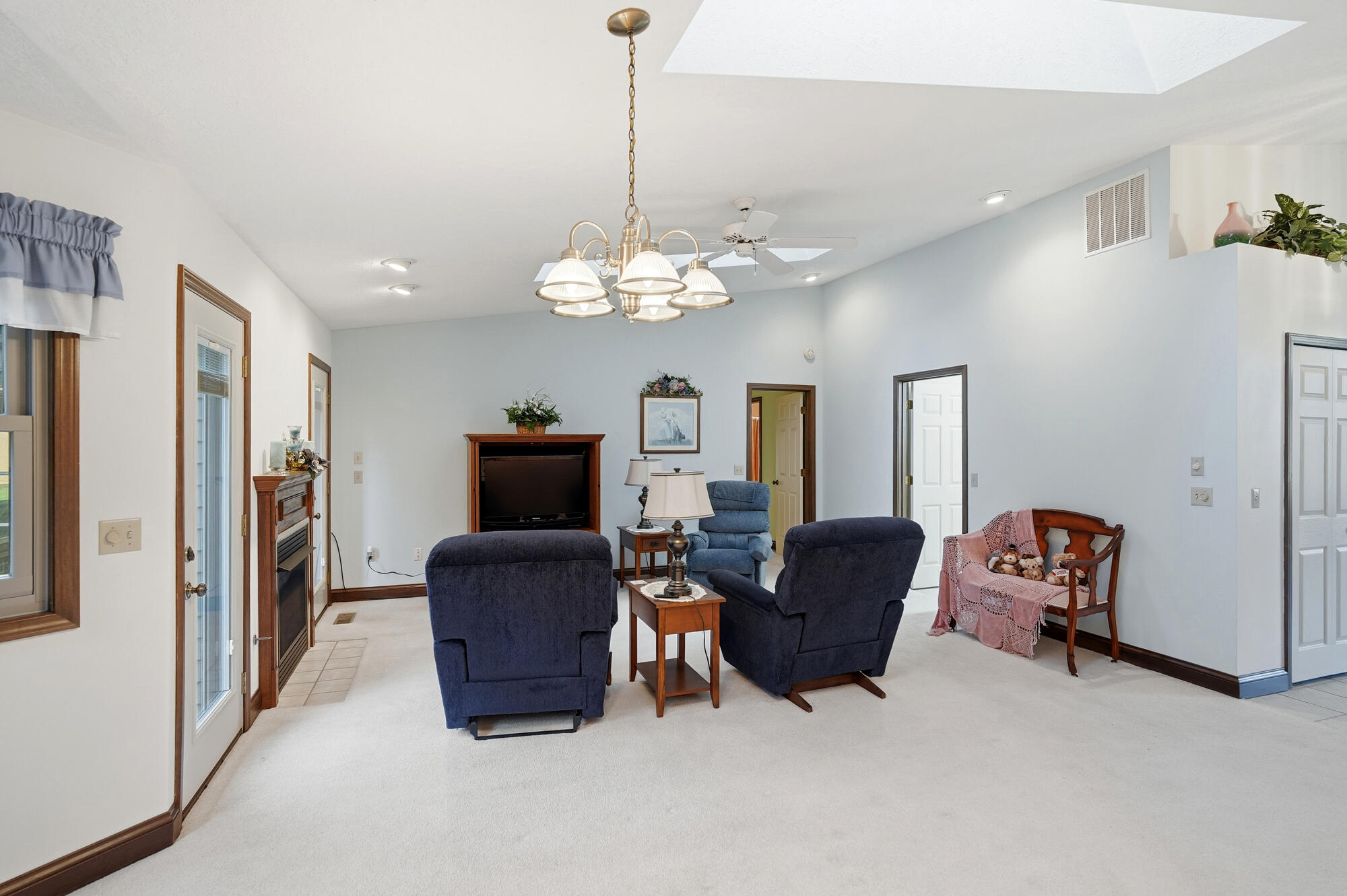 2244 Blackoak Drive, Troy, Ohio 45373