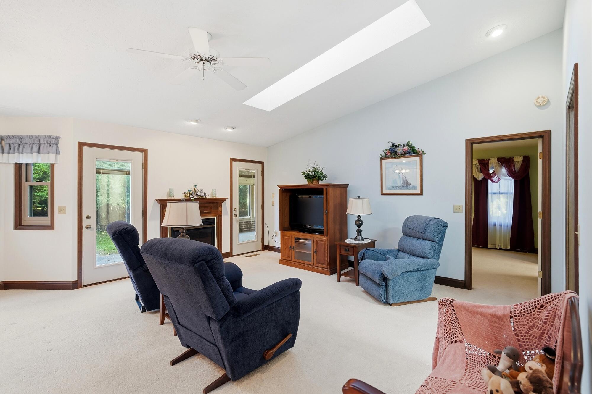 2244 Blackoak Drive, Troy, Ohio 45373