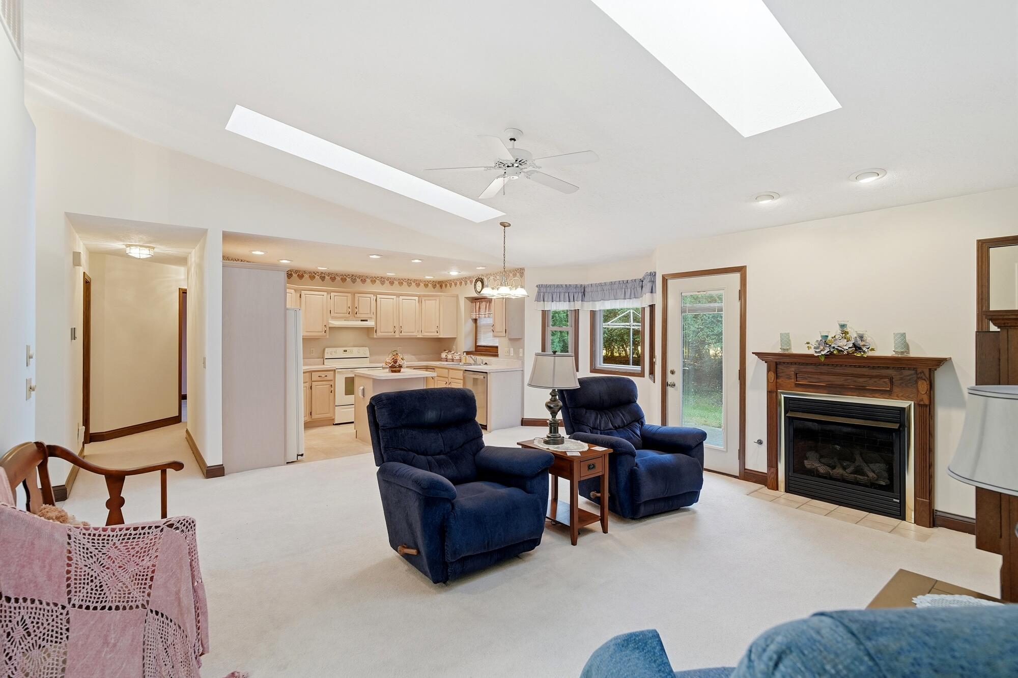 2244 Blackoak Drive, Troy, Ohio 45373