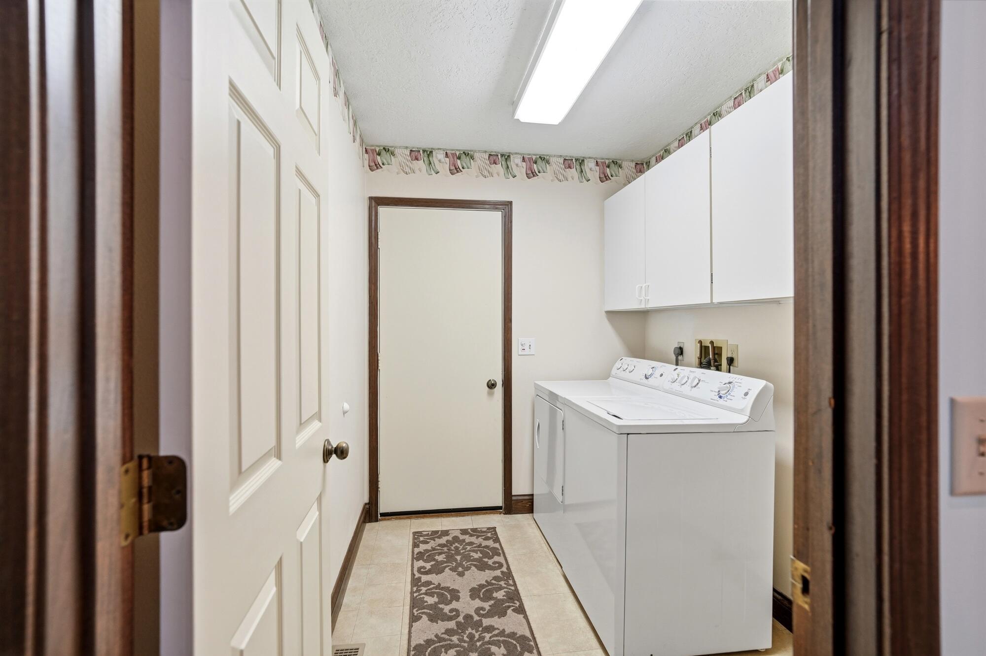 2244 Blackoak Drive, Troy, Ohio 45373