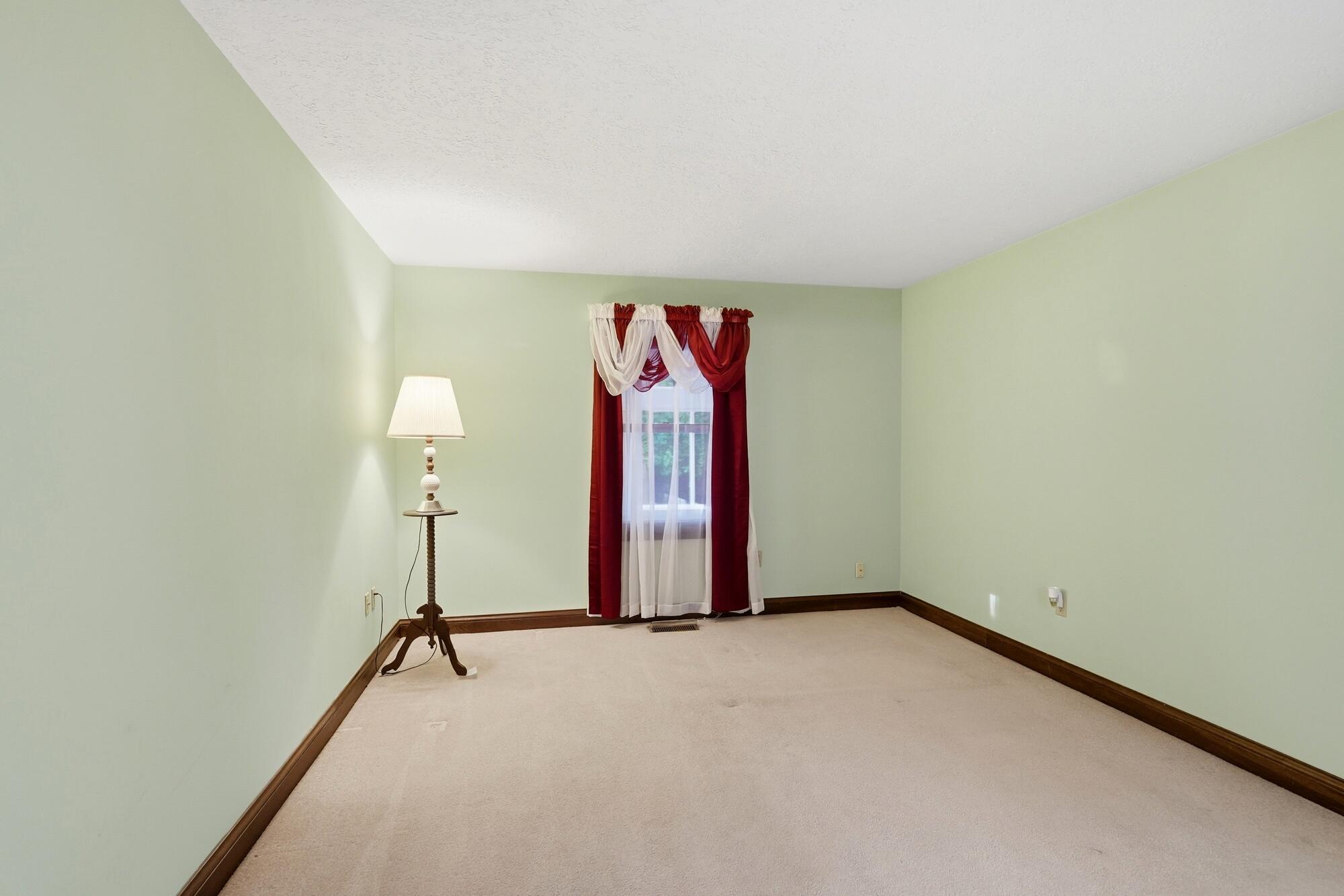 2244 Blackoak Drive, Troy, Ohio 45373
