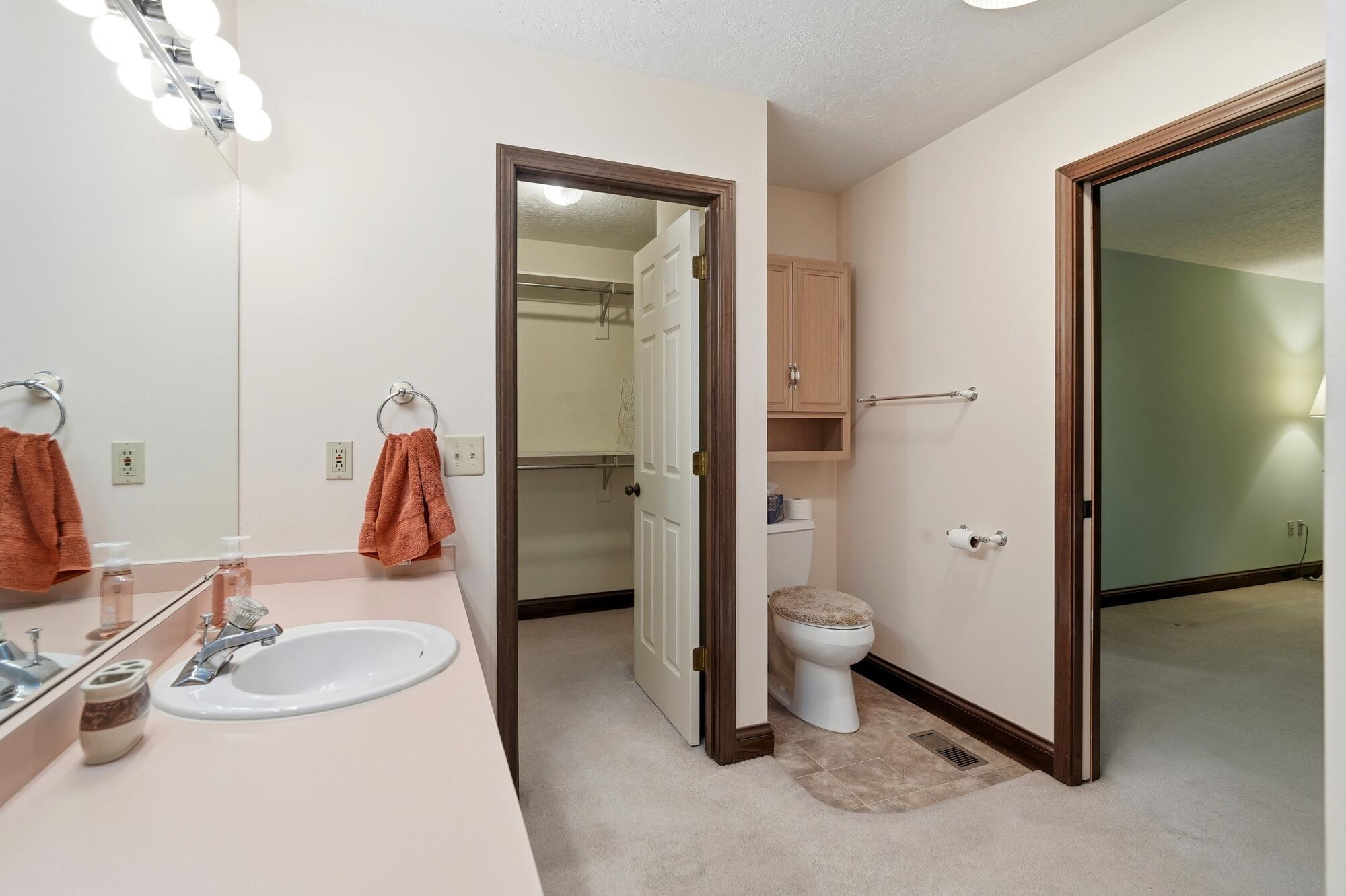 2244 Blackoak Drive, Troy, Ohio 45373