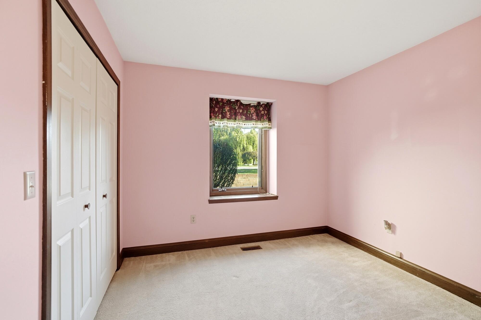2244 Blackoak Drive, Troy, Ohio 45373