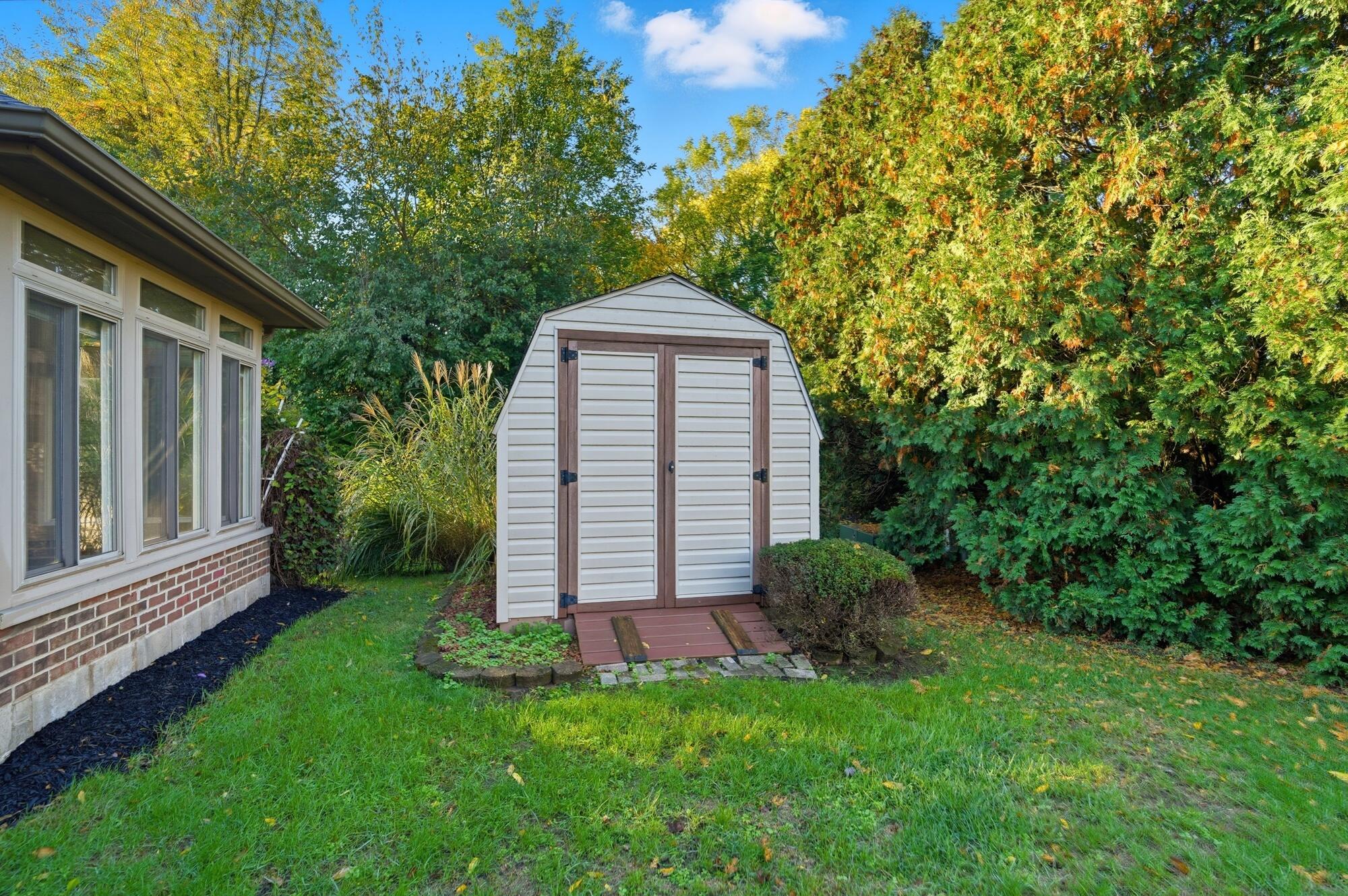 2244 Blackoak Drive, Troy, Ohio 45373