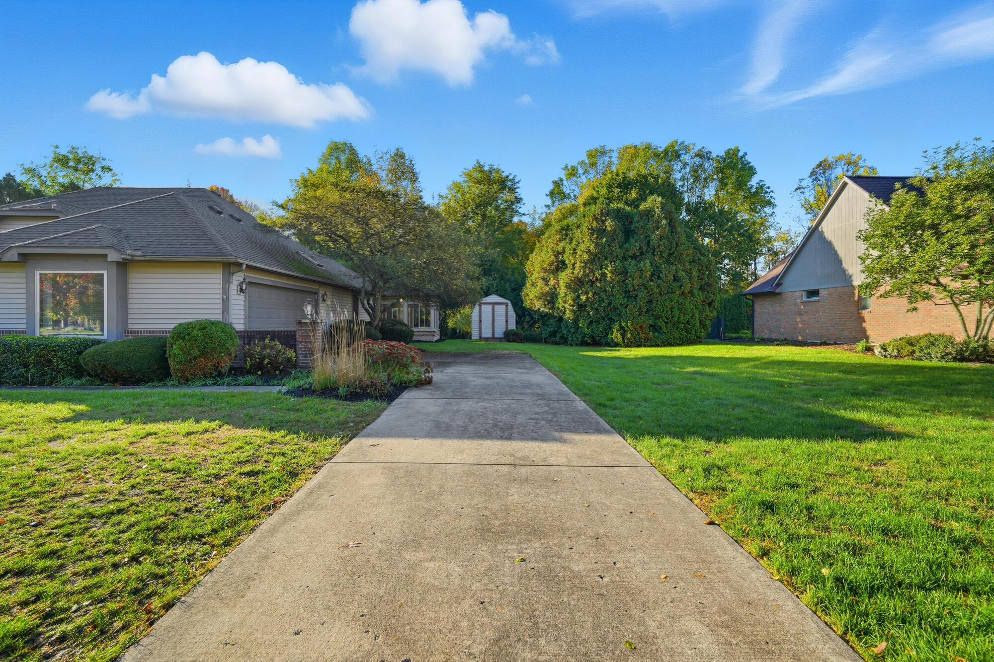 2244 Blackoak Drive, Troy, Ohio 45373