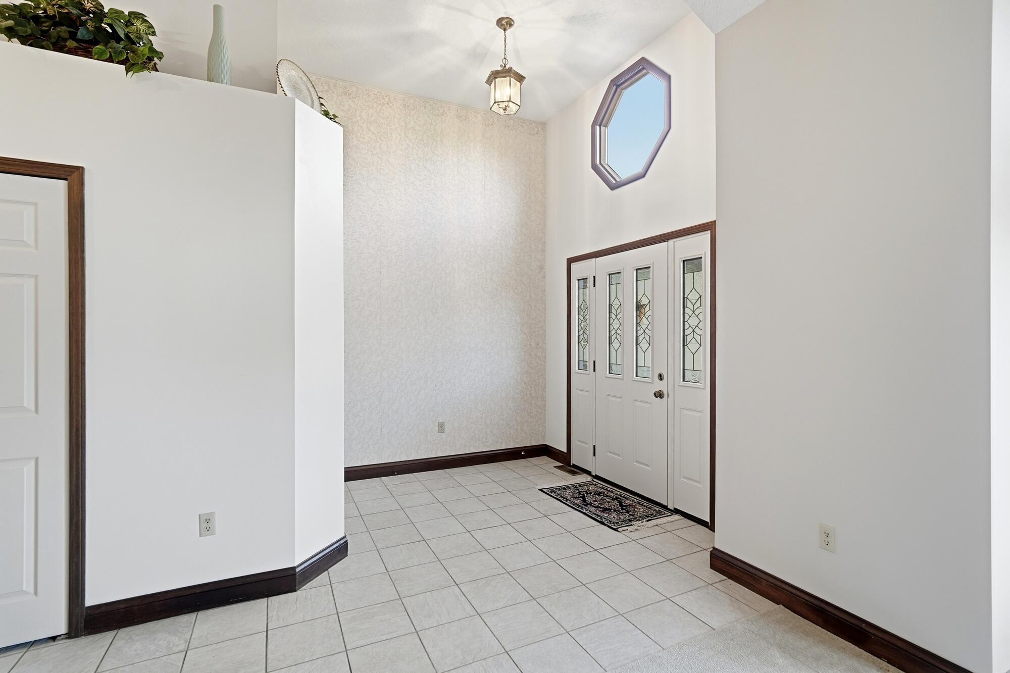 2244 Blackoak Drive, Troy, Ohio 45373