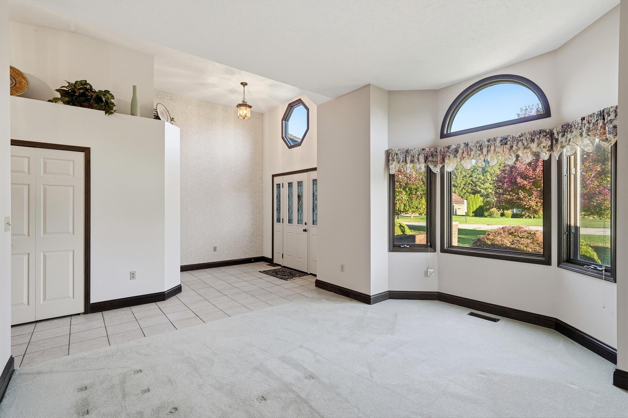 2244 Blackoak Drive, Troy, Ohio 45373