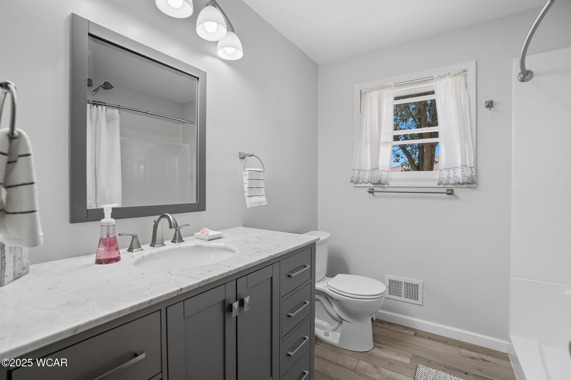 210 Eastown Park Row, Findlay, Ohio