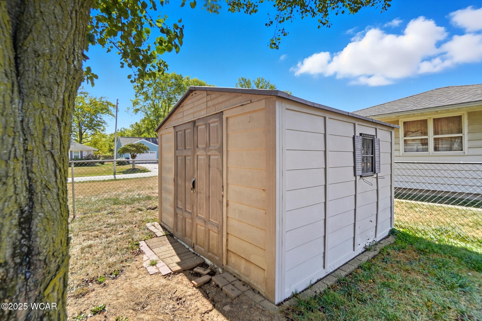 210 Eastown Park Row, Findlay, Ohio