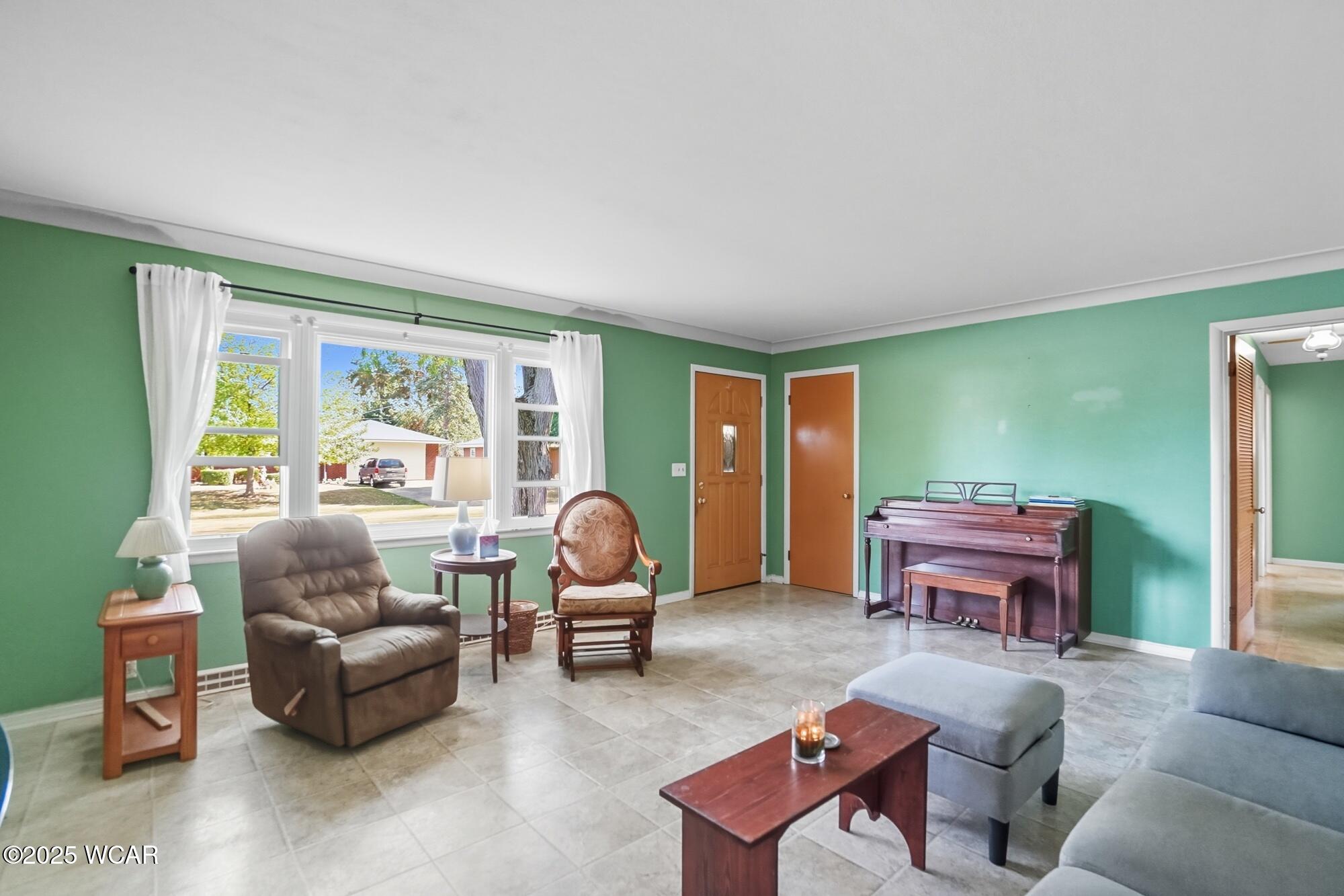 210 Eastown Park Row, Findlay, Ohio